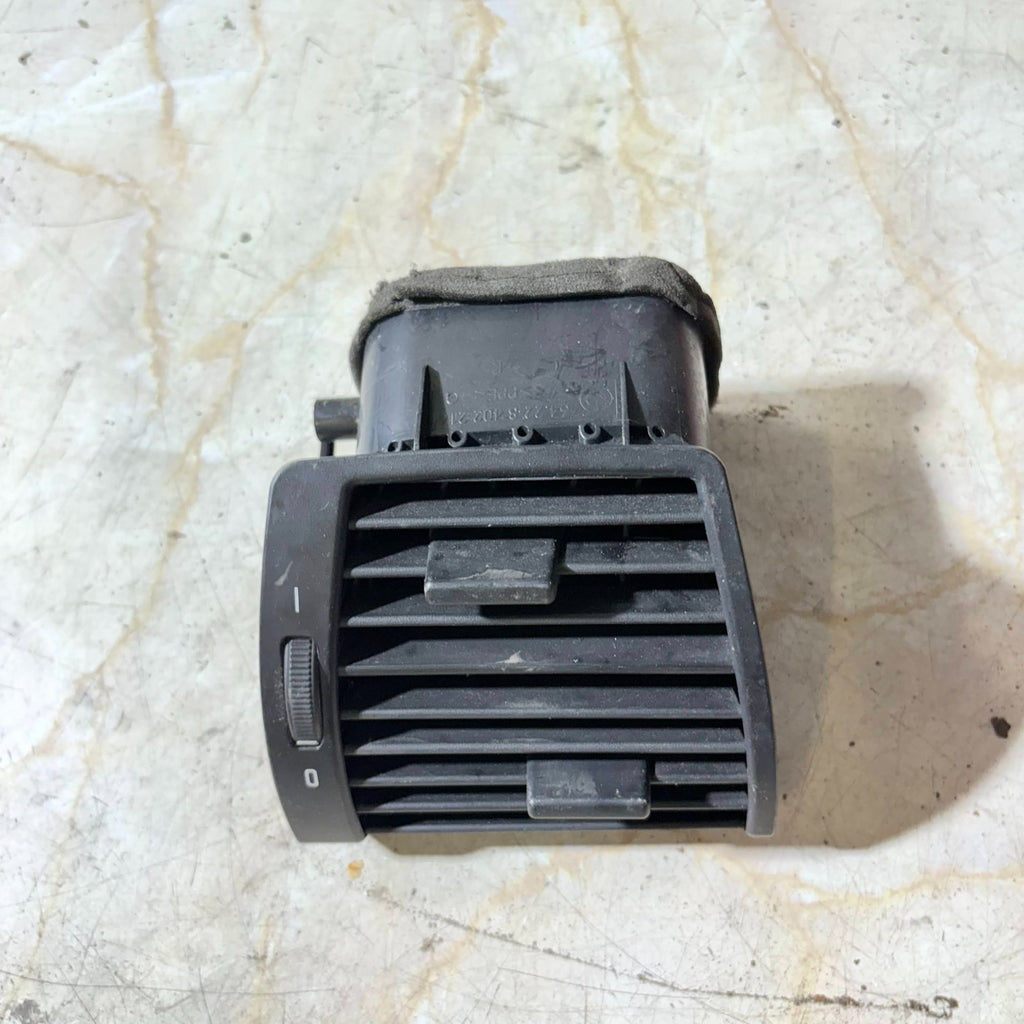 BMW 2000-2006 X5 DRIVER'S AIR VENT DASH HEATER VENT FRESH AIR GRILLE