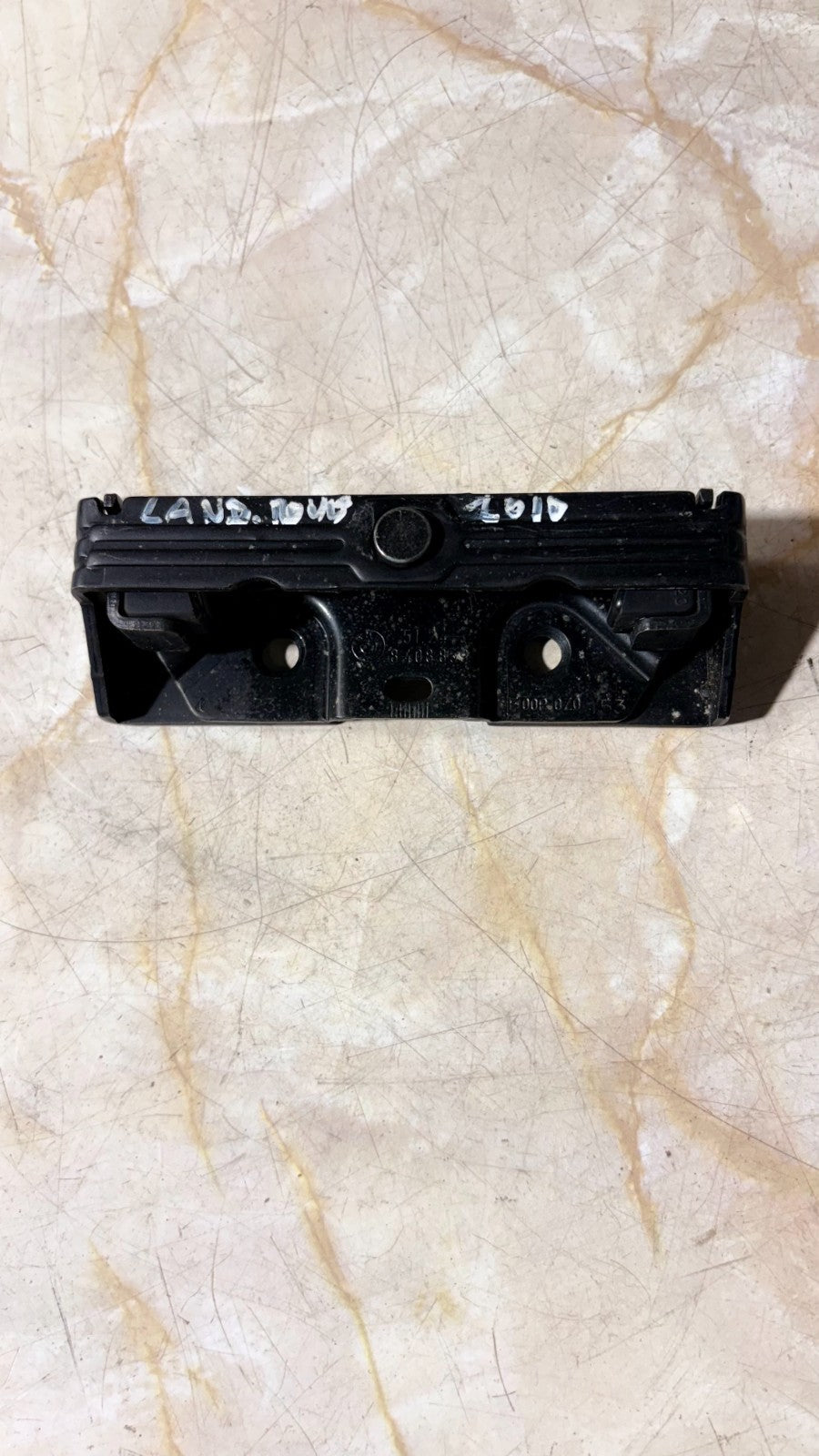 RANGE ROVER 2010 TAILGATE BOOT LOCK PLATE STRIKER 8408859
