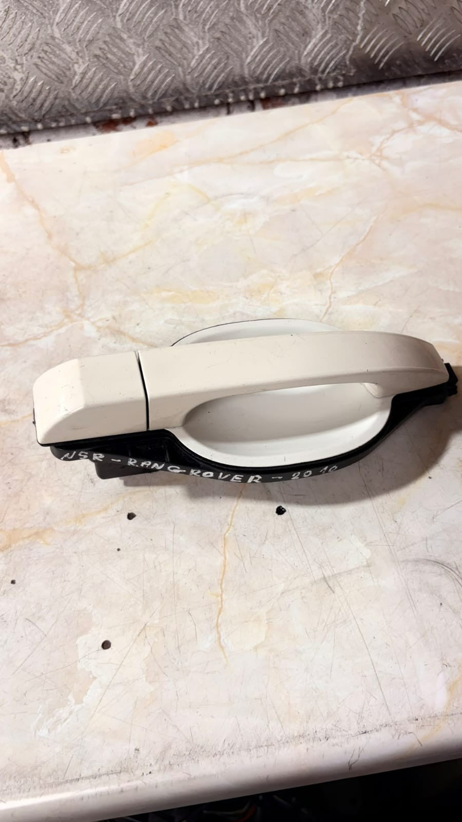 RANGE ROVER L322 EXTERIOR DOOR HANDLE REAR 7042484 2010 Passenger Side Left