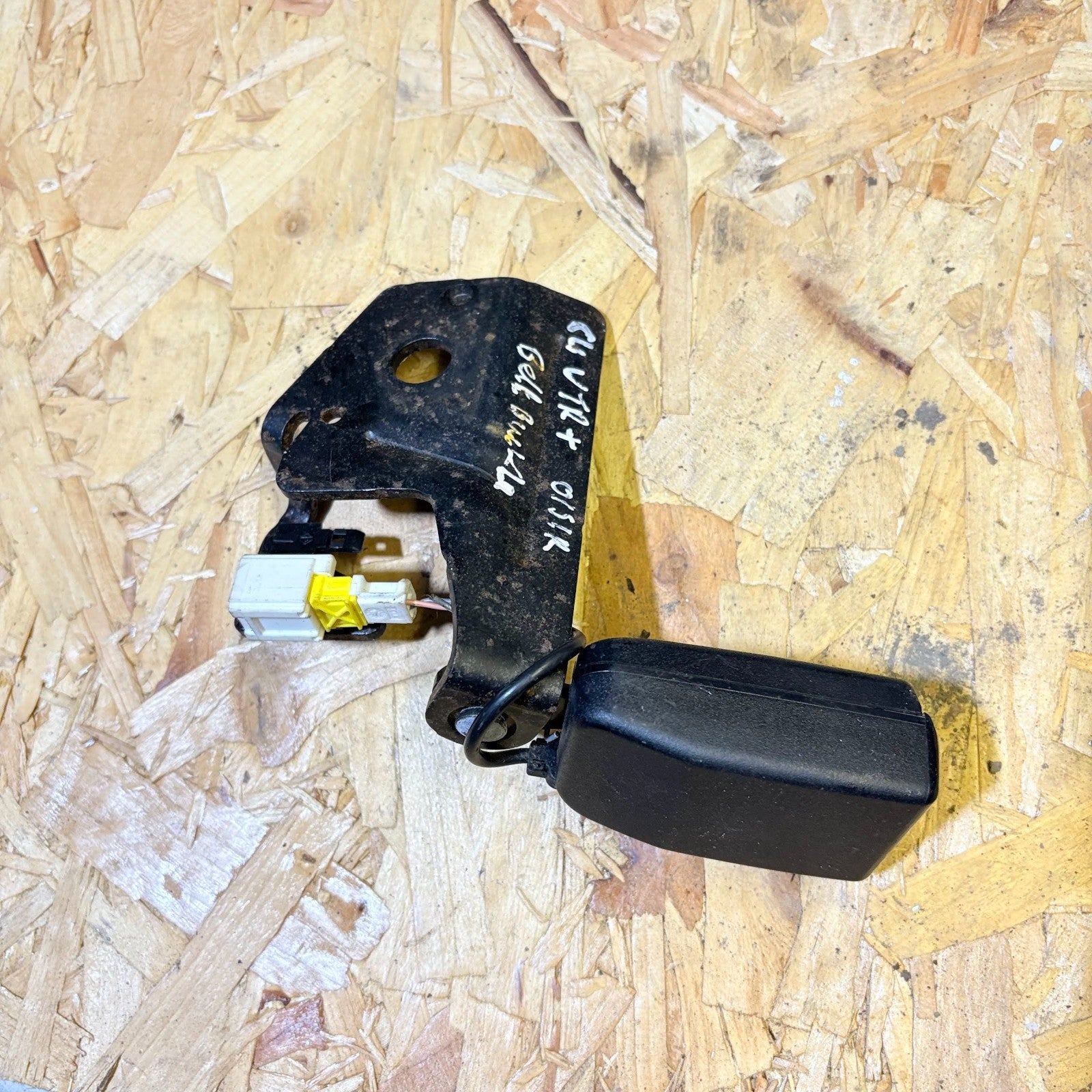 CITROEN C4 VTR PLUS 04-11 SEAT BELT STALK REAR DRIVER RIGHT SIDE CC 627-AA