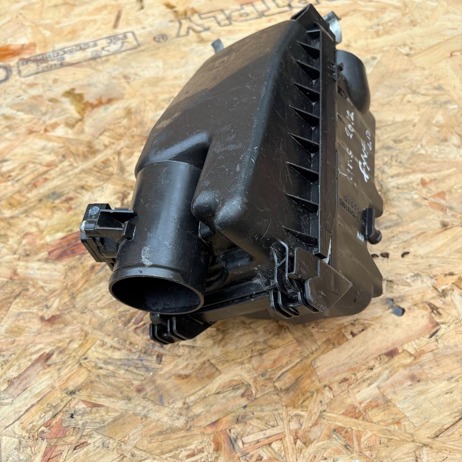 Toyota Yaris 1.3 VVT-i Air Filter Box Airbox Housing 2011-2016 BS014140-318 Mk3