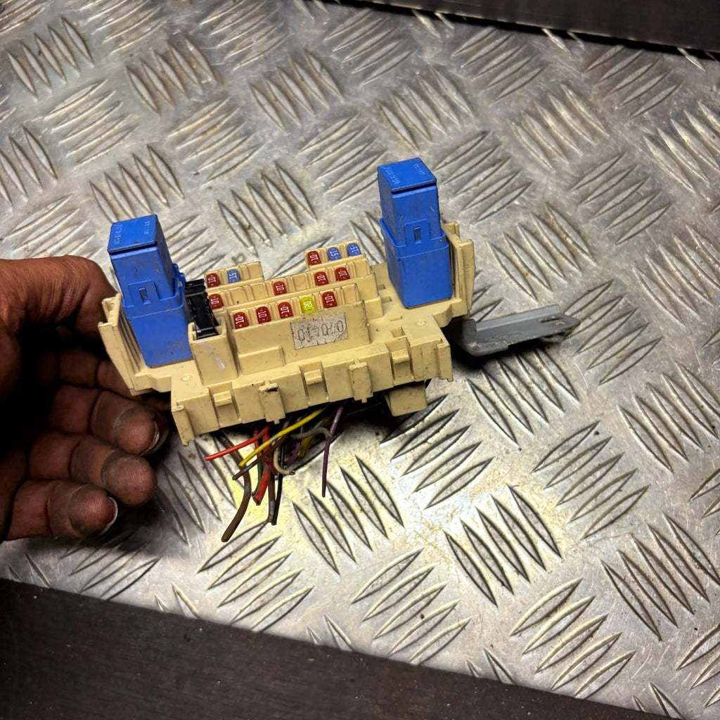 Cabin Fuse Relay Box 2007 NISSAN VERSA uHO112 185707982340