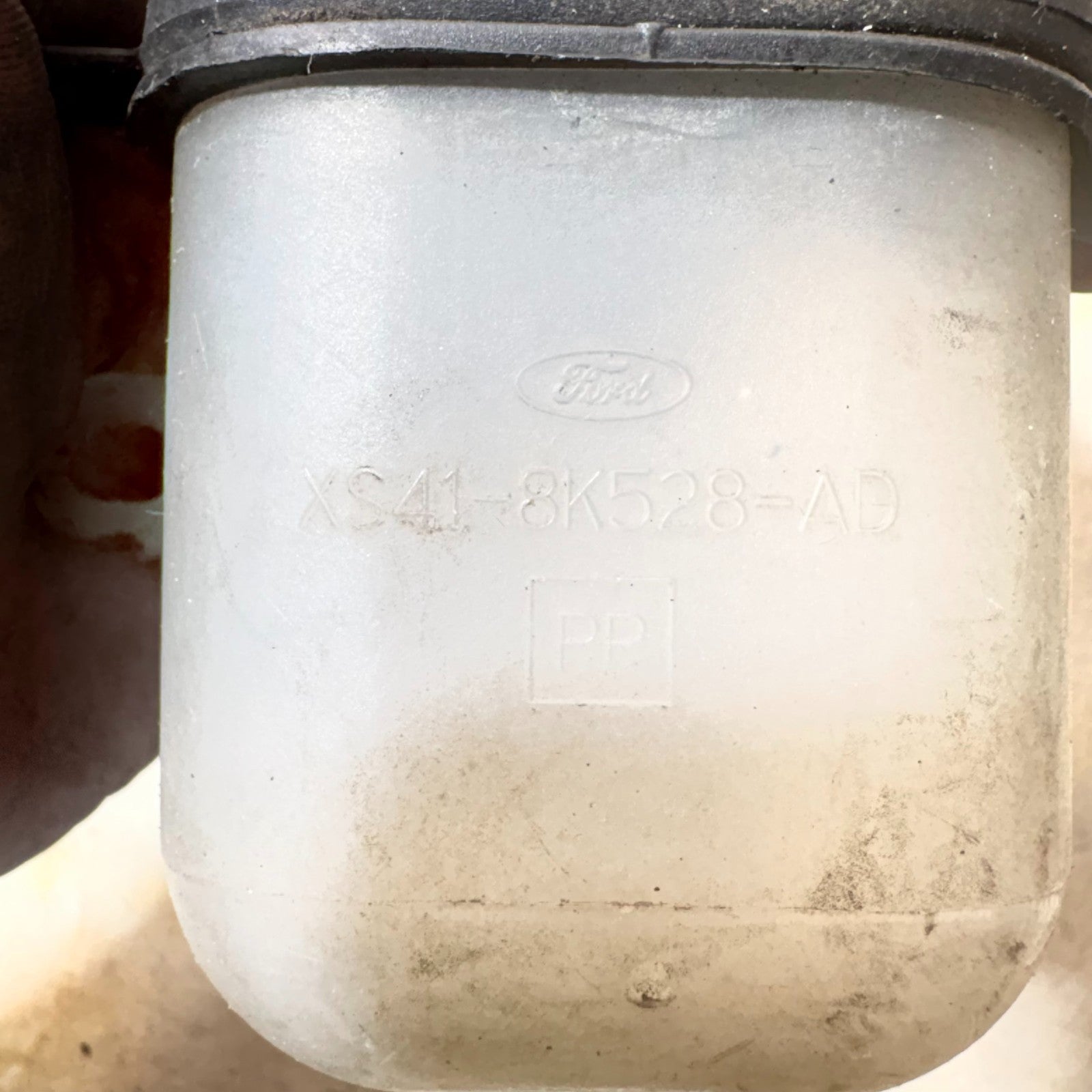 XS41-8K528-AD Ford Focus Mk1 Washer Bottle Reservoir  2001-2004 Hatchback