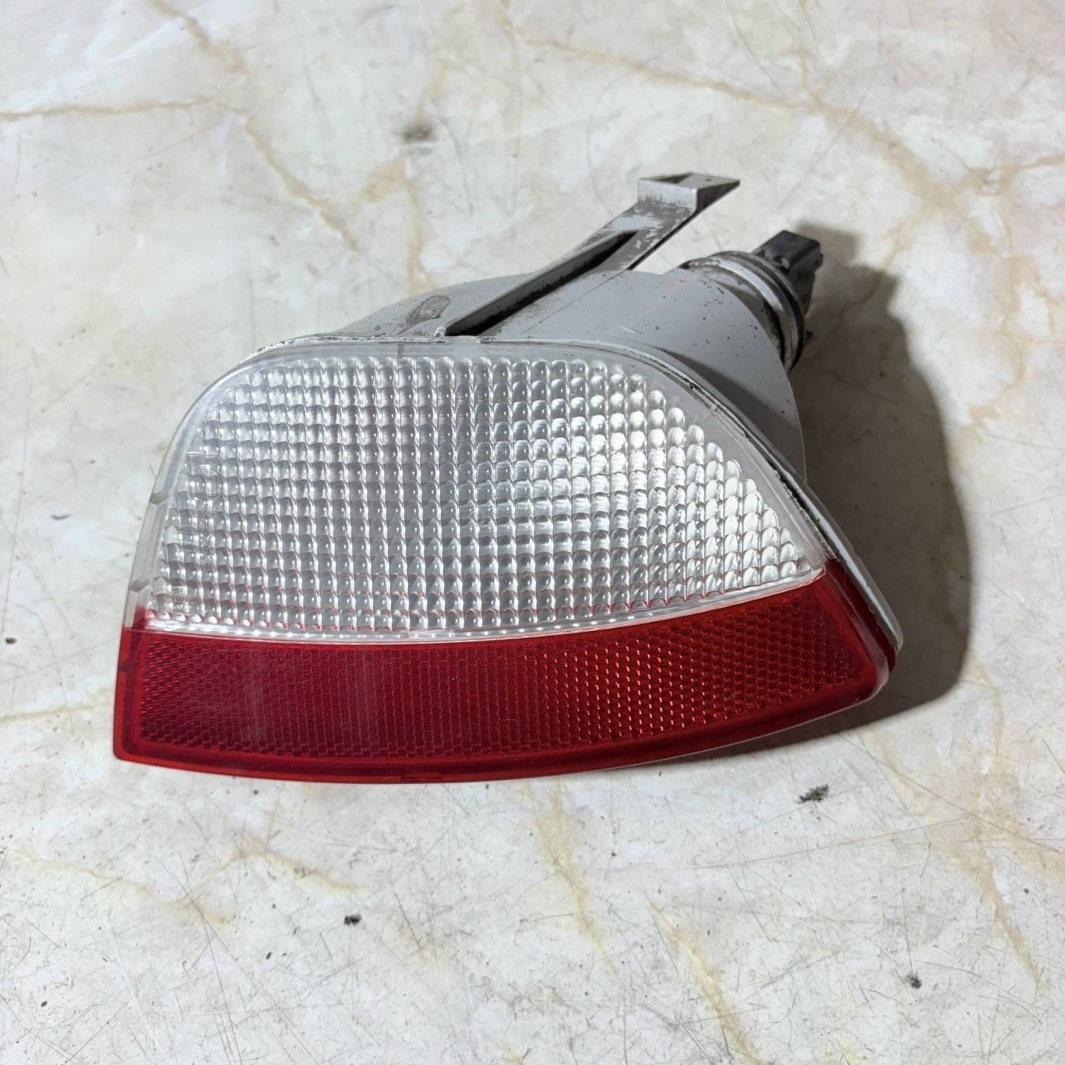 2014 FORD FOCUS REAR FOG LIGHT XS4X-15K273-A XS4X-15501-A C383