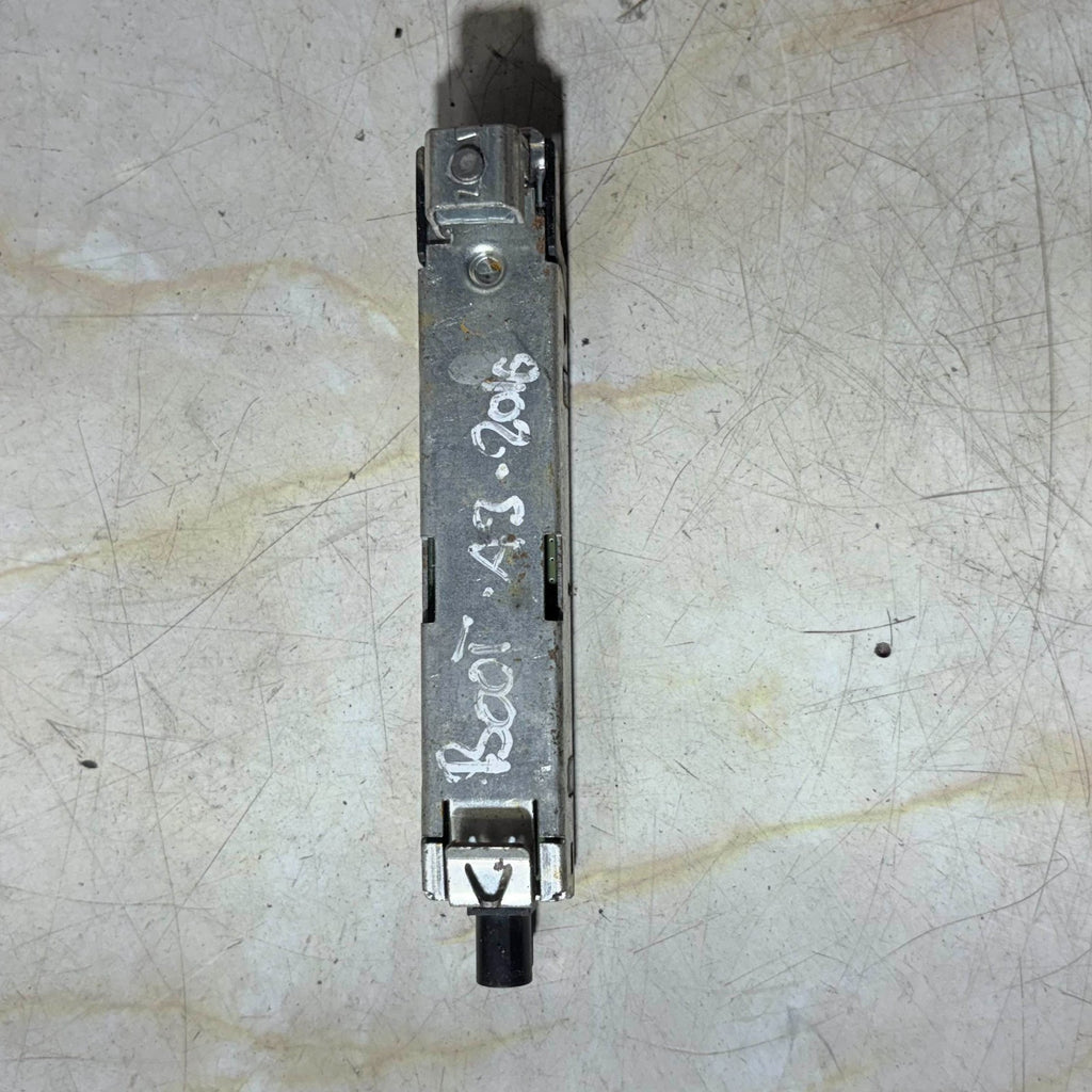Audi A3 8V 2013-2018 Tailgate Aerial Amplifier 8V4035225D