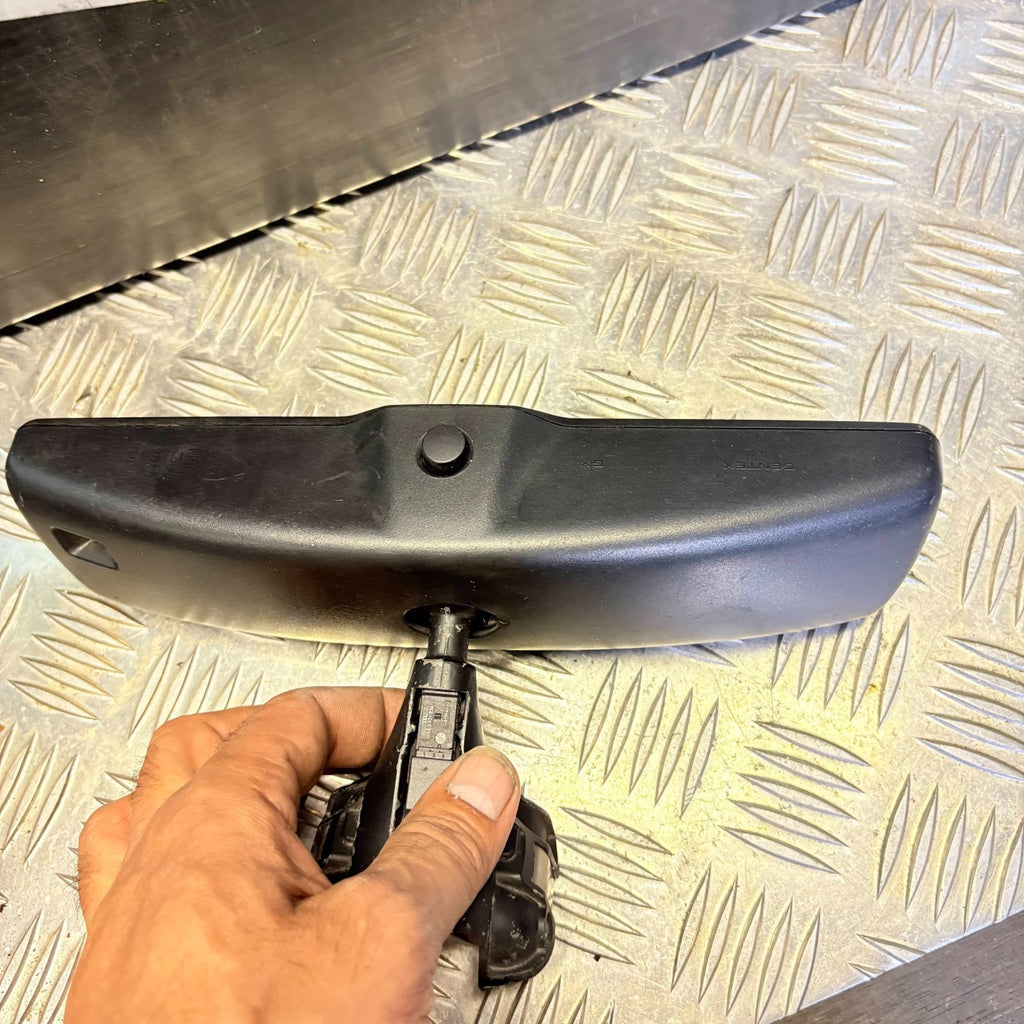 Volkswagen Golf GTi 2006 REAR VIEW MIRROR E11015625
