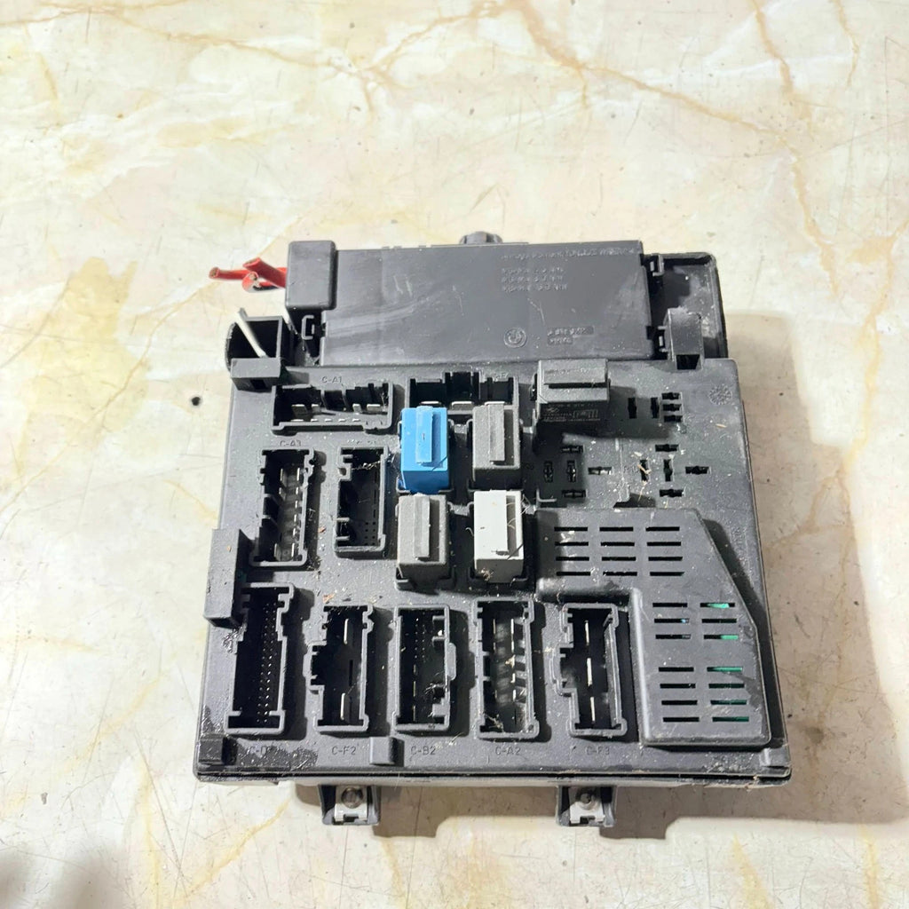 BMW Z4 E85/E86 Fuse Box Relay Junction Panel 8378113 (2003-2008)