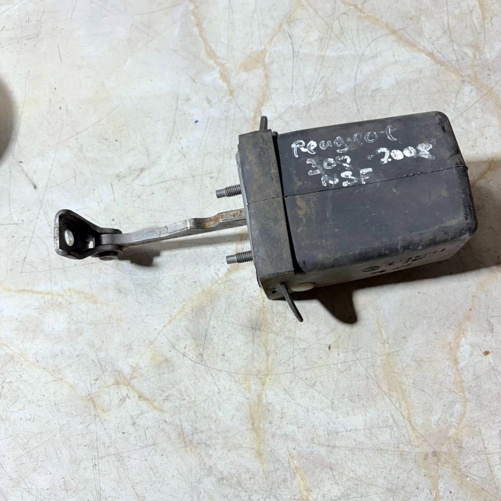 PEUGEOT 307 CC DOOR STOP CATCH PASSENGER FRONT LEFT SIDE 2008