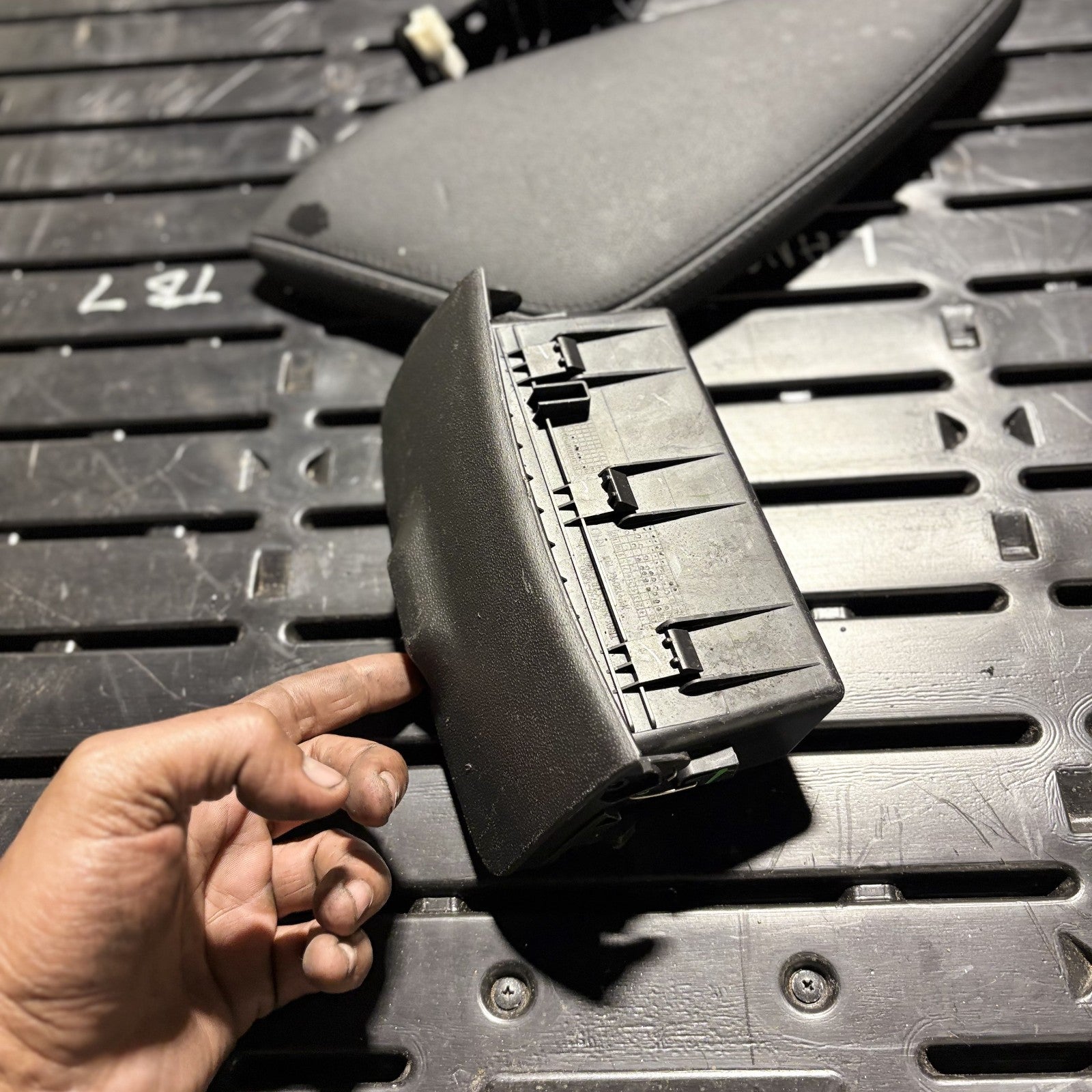 HYUNDAI I20 2008-2014 Mk1 FRONT STORAGE COMPARTMENT 84745 1J900RY