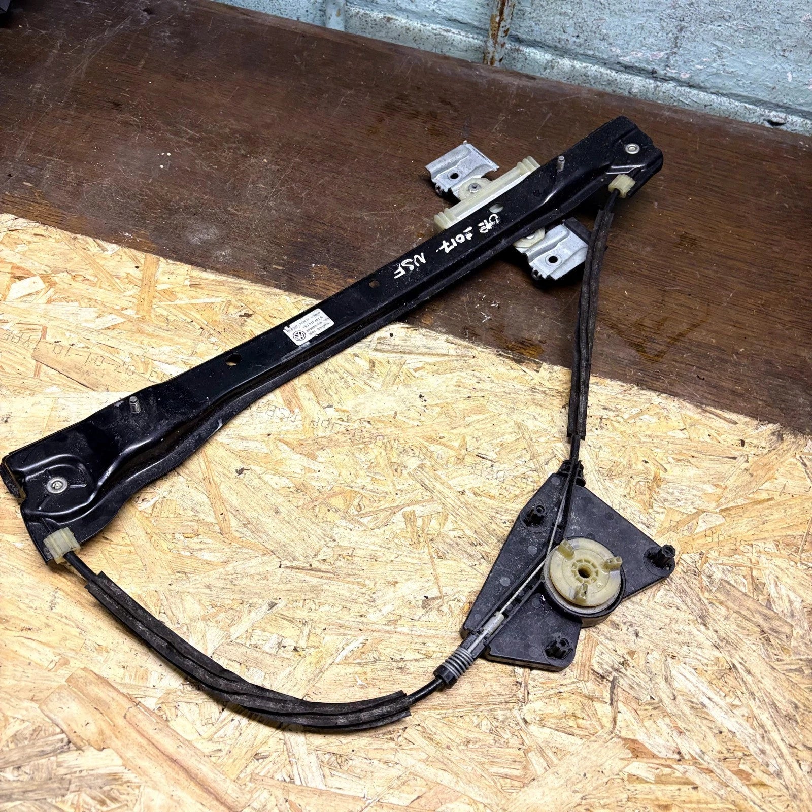 VW Up Seat Mii Skoda Citigo 2012-17 3dr Front Left Window Regulator 1S3837461A