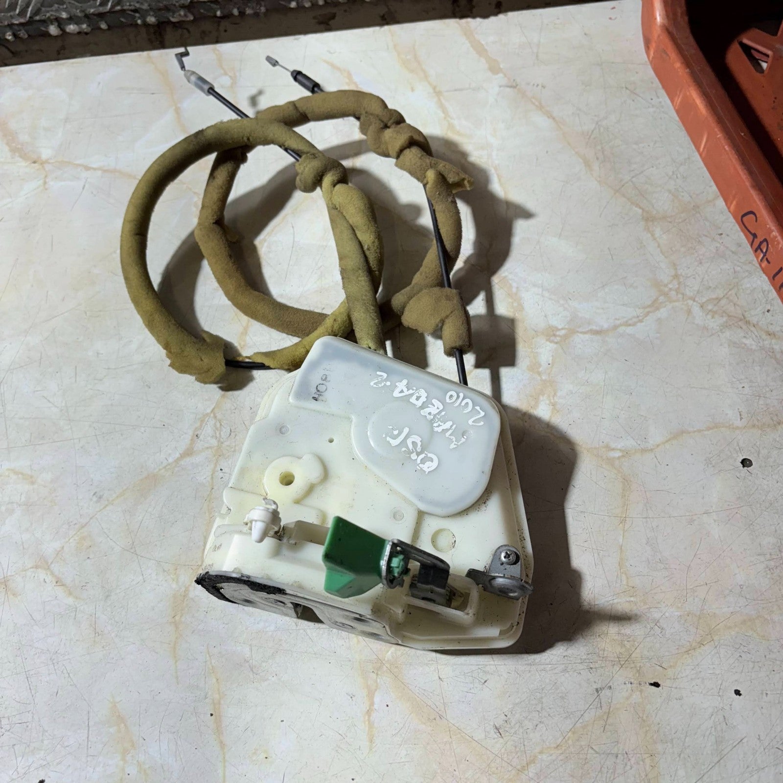 FRONT RIGHT DOOR LOCK FOR MAZDA 2 2010