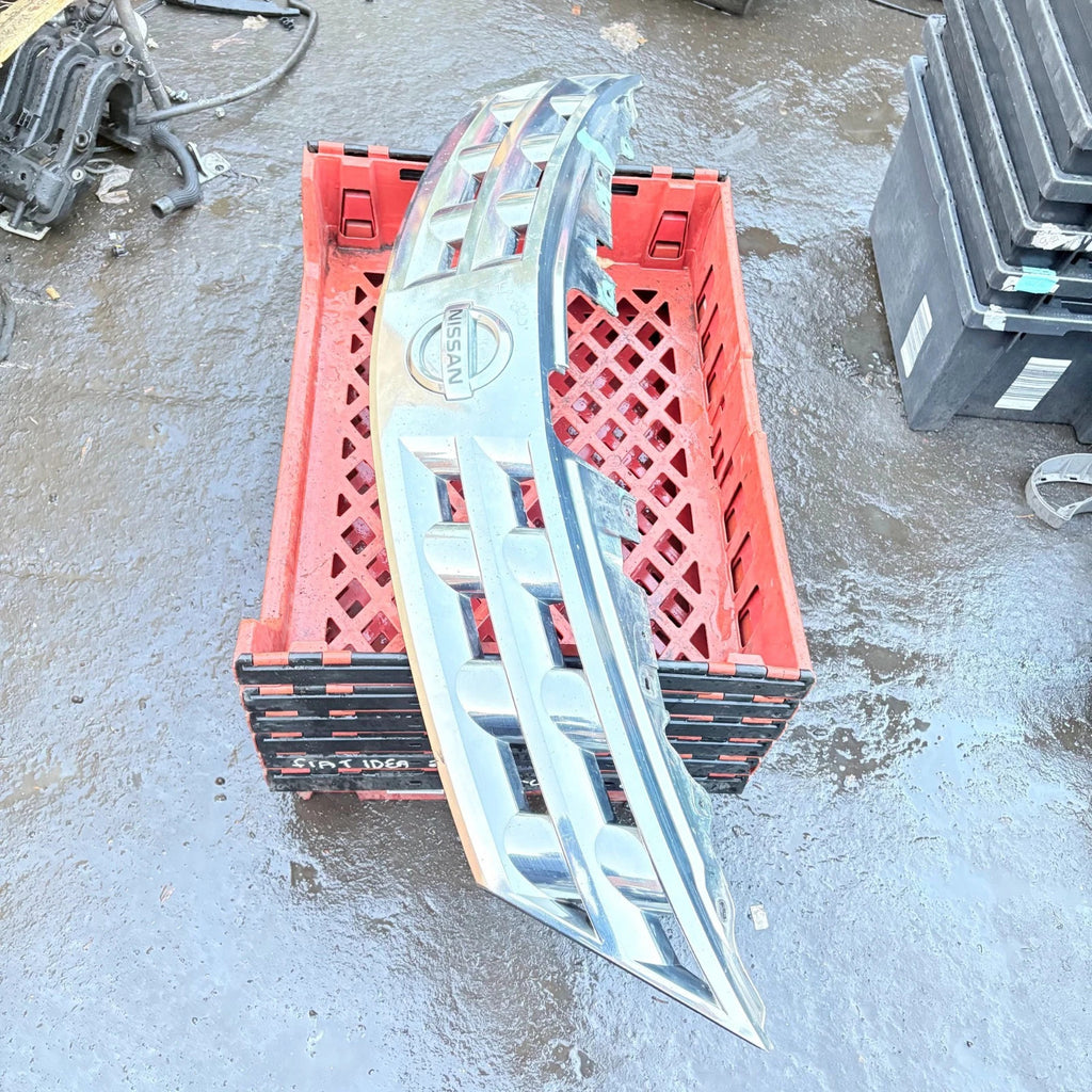Nissan Murano Z50 2003-2006 Front Bumper Upper Grille 62310-CA000 / CA00A