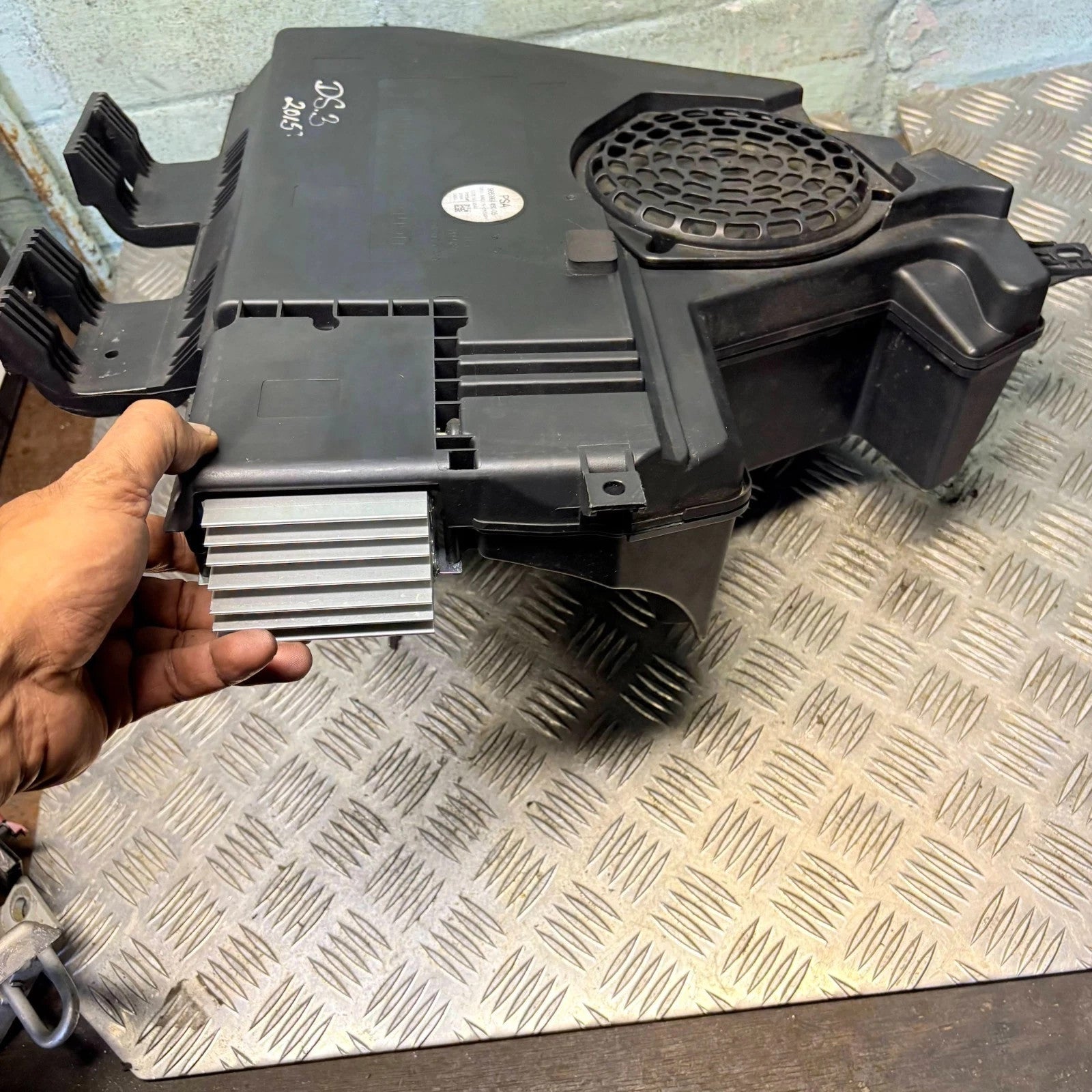 CITROEN DS3 2009-2016 REAR SUBWOOFER SPEAKER & AMPLIFIER 9663991480-05