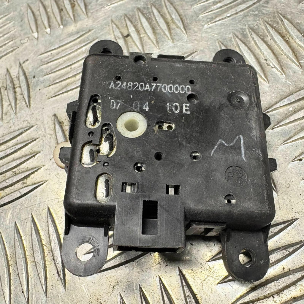 Nissan Qashqai J10 Heater Flap Valve Servo Motor Actuator A24820A7700000 2007-13