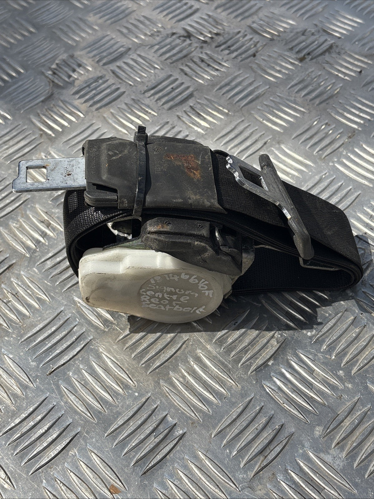 2002-2008 Vauxhall Signum Rear Seat Belt Middle Centre