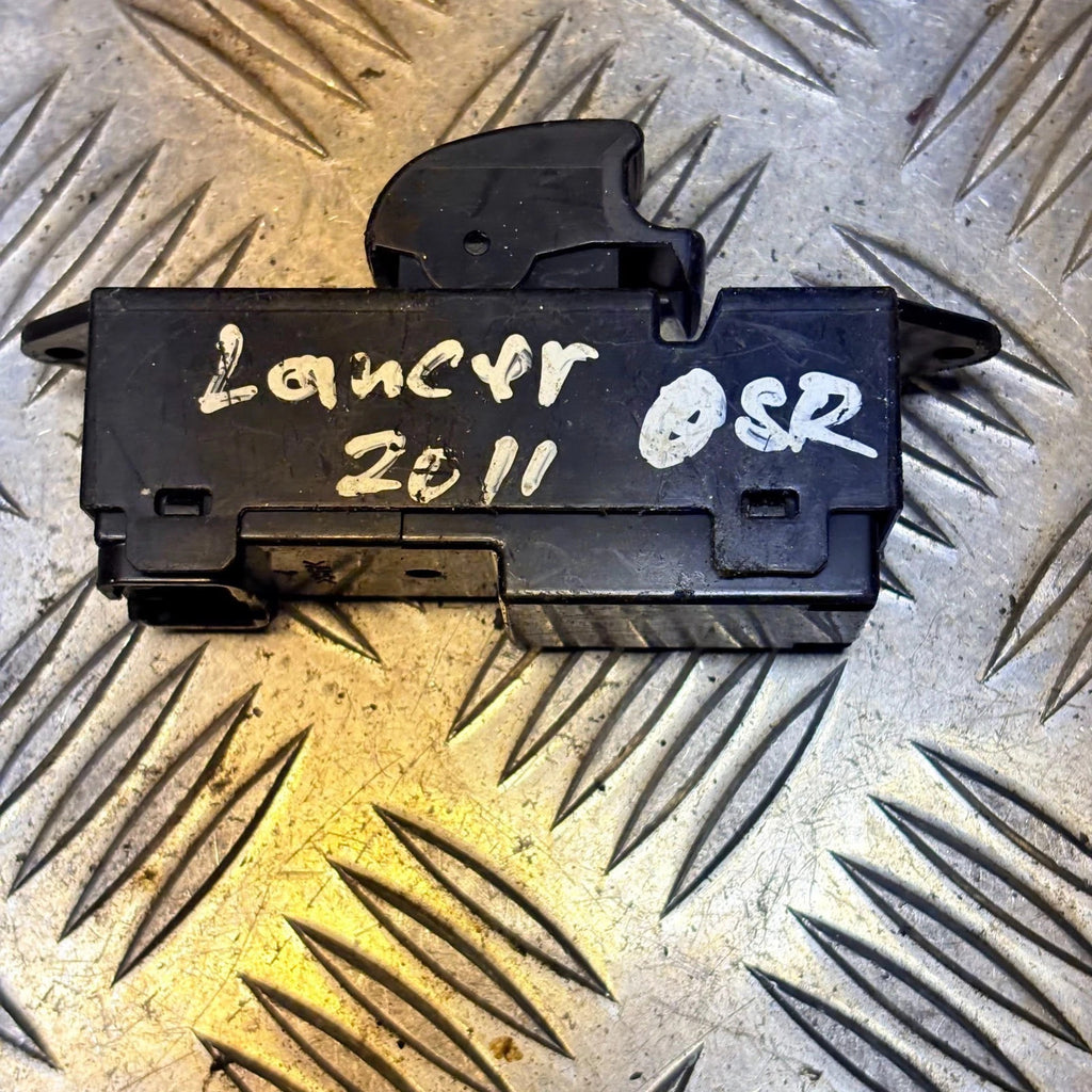 Mitsubishi Lancer & Sportback Rear Right Window Switch RHD 8608A066 07-17
