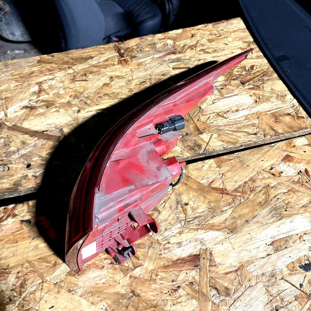 KIA SPORTAGE TAIL LIGHT REAR OUTER PASSENGER SIDE QL MK4 2017-2023 92401F11