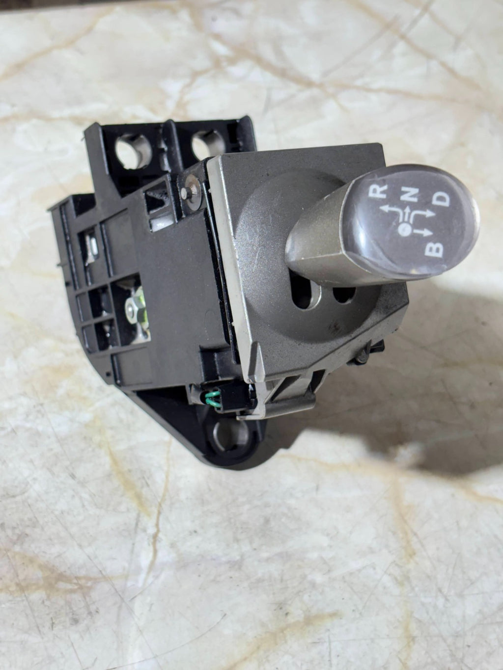 TOYOTA PRIUS 04-09 AUTO GEAR SHIFTER SELECTOR LEVER 89451-47030