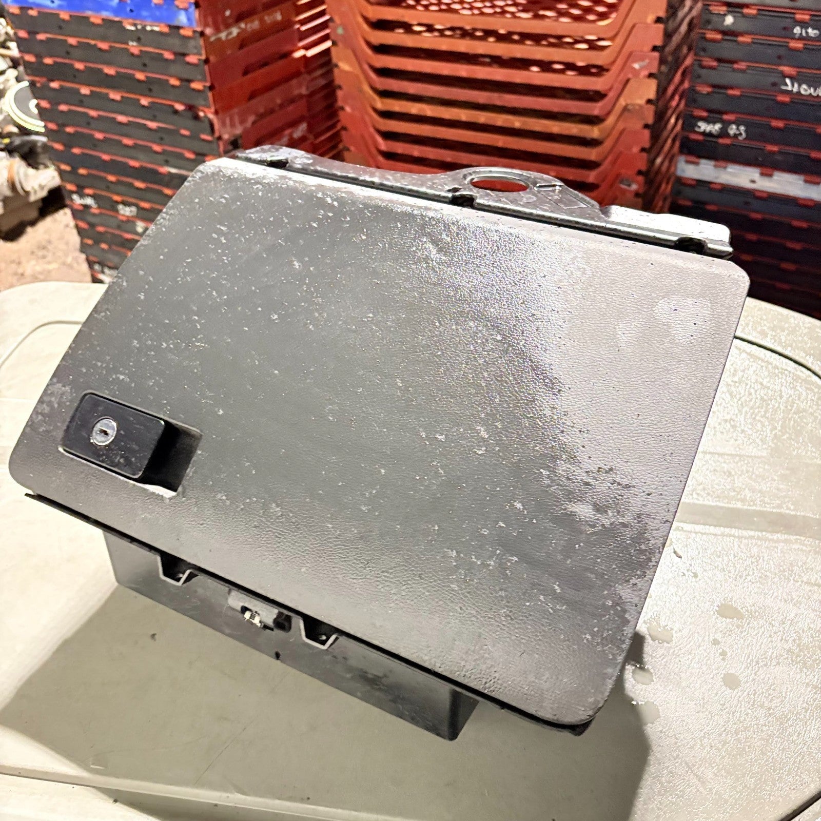 VOLKSWAGEN PASSAT GLOVE BOX BEIGE 2005-2011 302857114