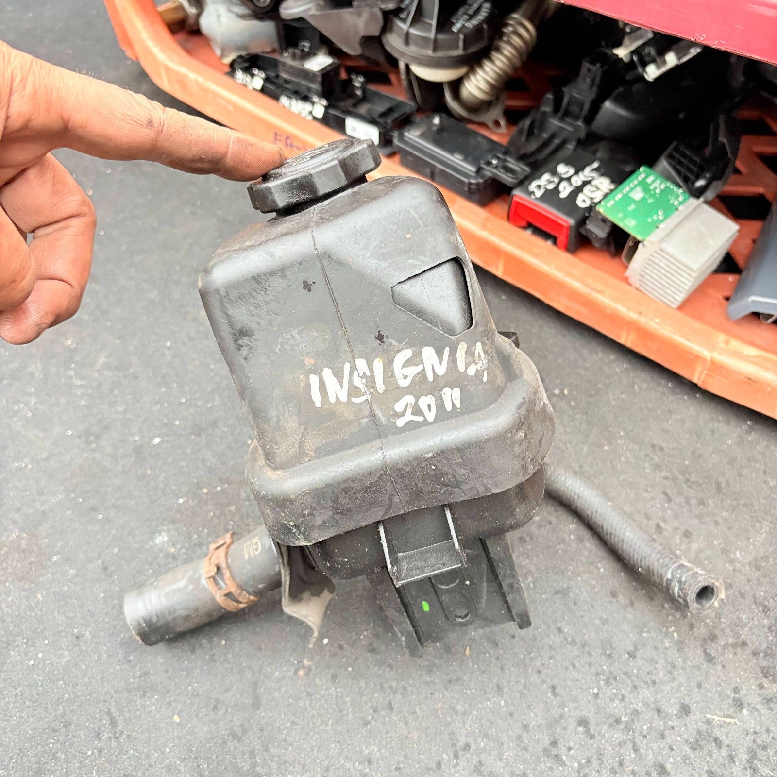 VAUXHALL INSIGNIA A 2008-2017 POWER STEERING FLUID TANK
