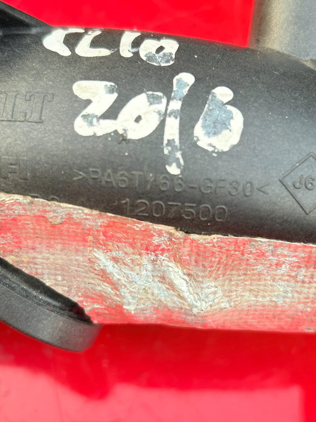 RENAULT CAPTUR 2016 Mk1 1.5 DCI AIR INTAKE PIPE HOSE 1207500