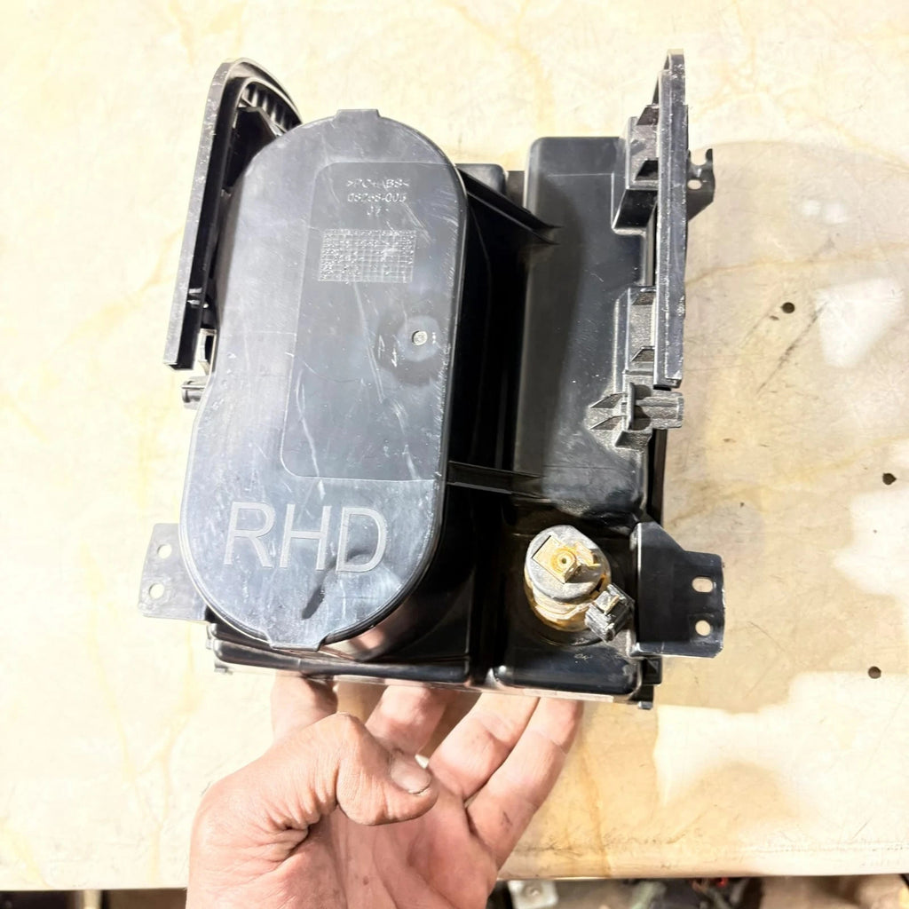 2011-2018 Range Rover Evoque L538 Cup Holder 12V Lighter RHD BJ32-600D00-CB