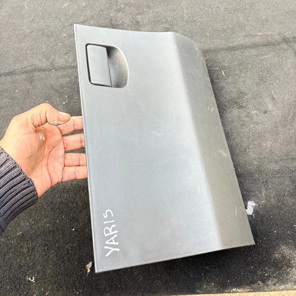 Toyota Yaris MK2 XP90 Passenger Upper Glove Box Lid Dashboard Compartment 05-11