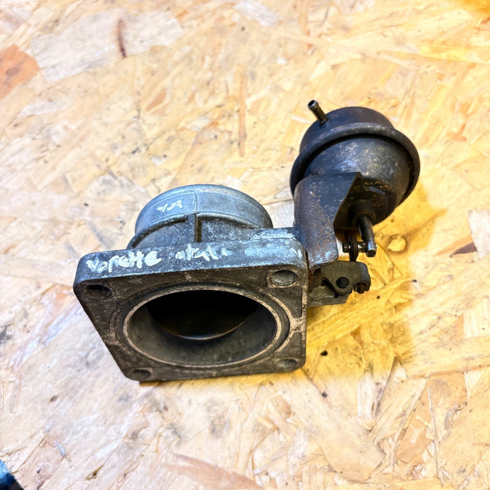 Throttle body NISSAN TERRANO II