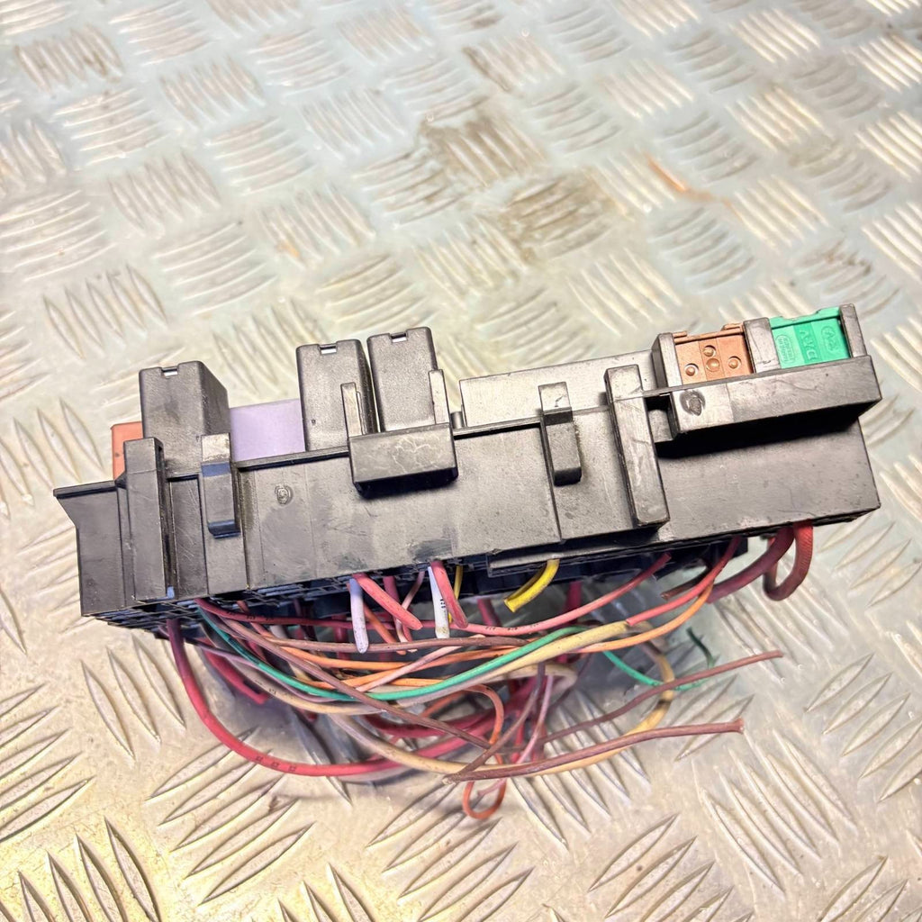 FUSE BOX RENAULT MEGANE 1995-2003 16V