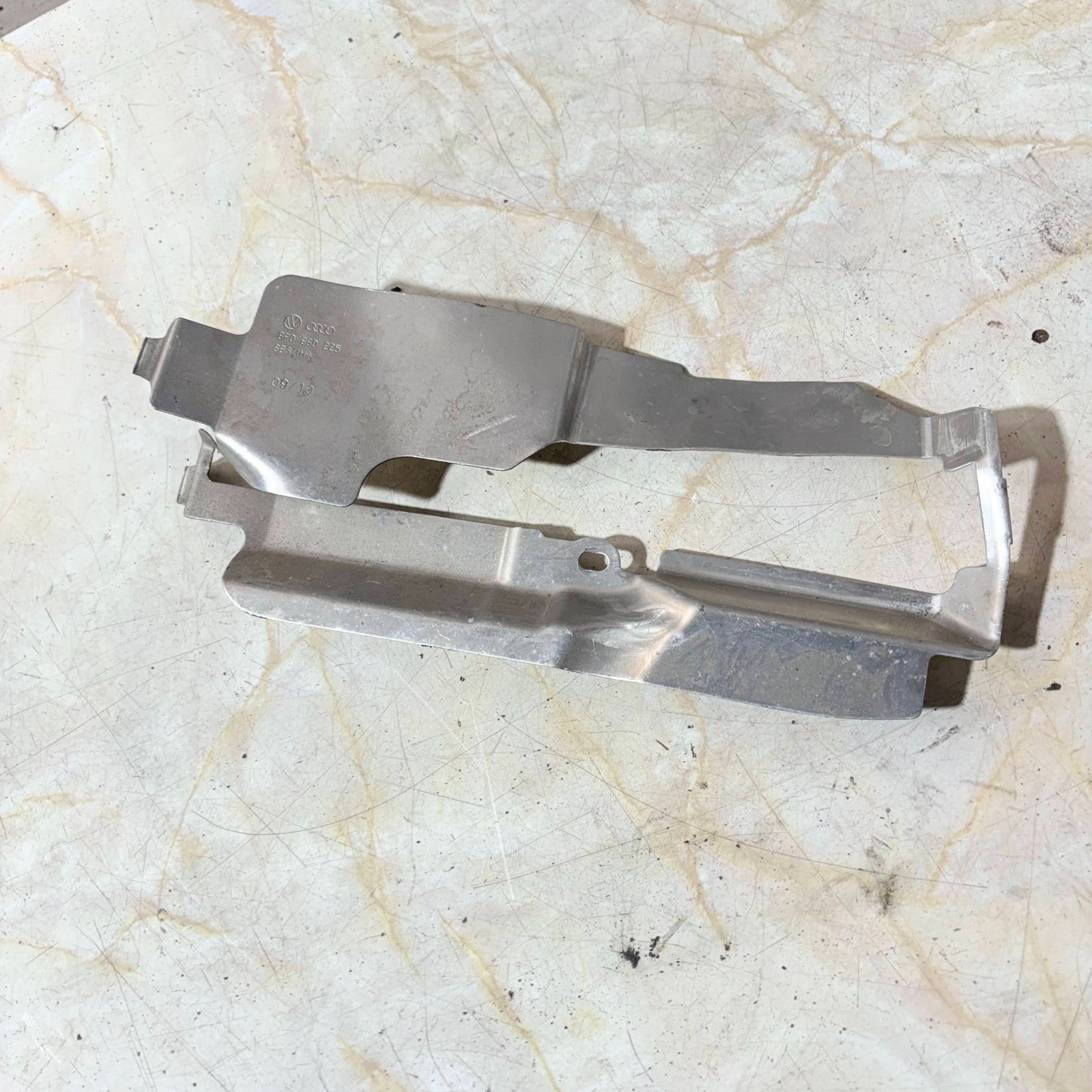 Audi A3 8P 2003-2013 Steering Column Cowl Inner Support Bracket 8P0880225
