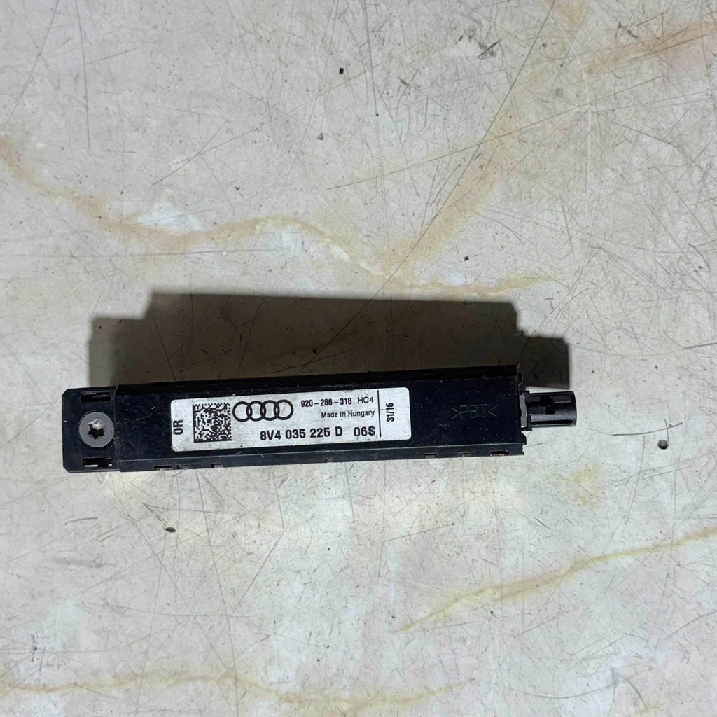 Audi A3 8V 2013-2018 Tailgate Aerial Amplifier 8V4035225D