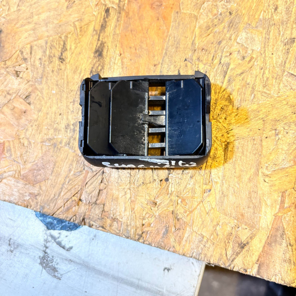 MITSUBISHI SHOGUN MK3 V60 V70 2002-2006 RHD RIGHT DASH AIR VENT