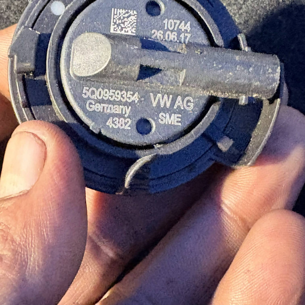 VOLKSWAGEN GOLF MK7 2017 AIRBAG CRASH IMPACT SENSOR 5Q0959354