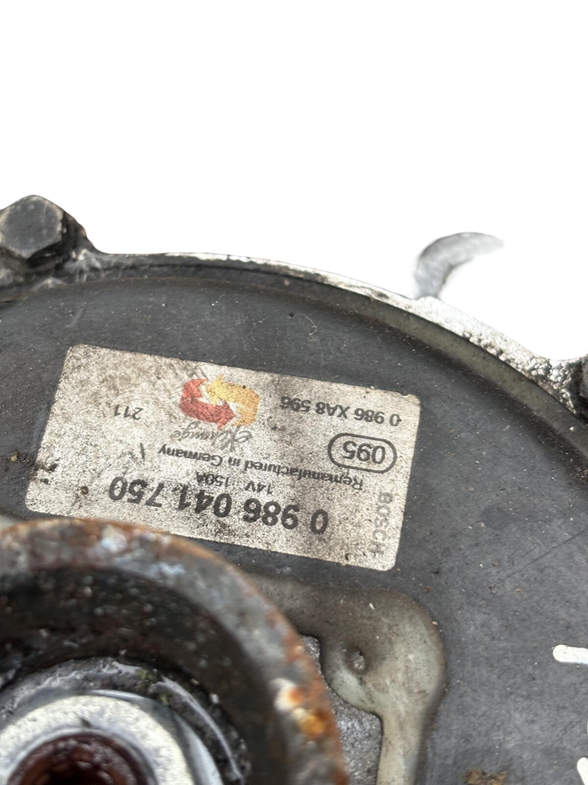 BMW 5-Series E39 535i M62 V8 Original Generator Water-Cooled 12.31-7508054
