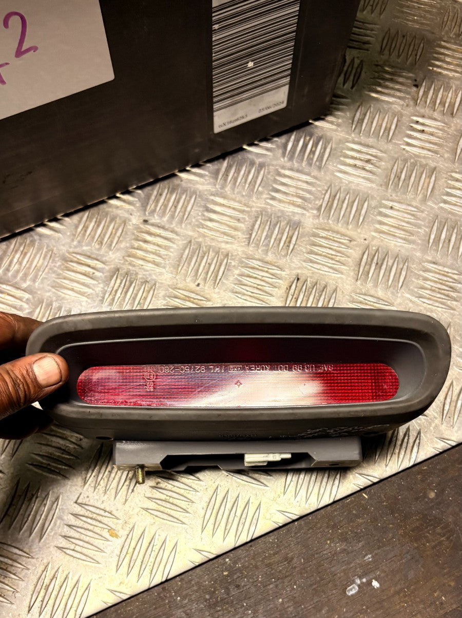 Hyundai Santa Fe 3rd Auxiliary Brake Light 92750-260 2010