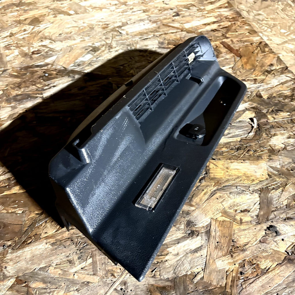 VW SCIROCCO MK3 2009 DRIVERS RIGHT BOOT PANEL PARCEL SHELF SUPPORT 1K8867762