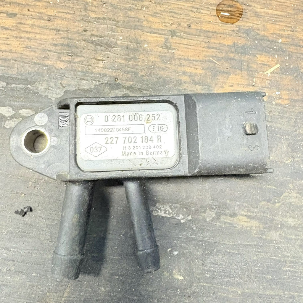0281006252 EXHAUST PRESSURE SENSOR A6079050500 227702184 Nissan Renault