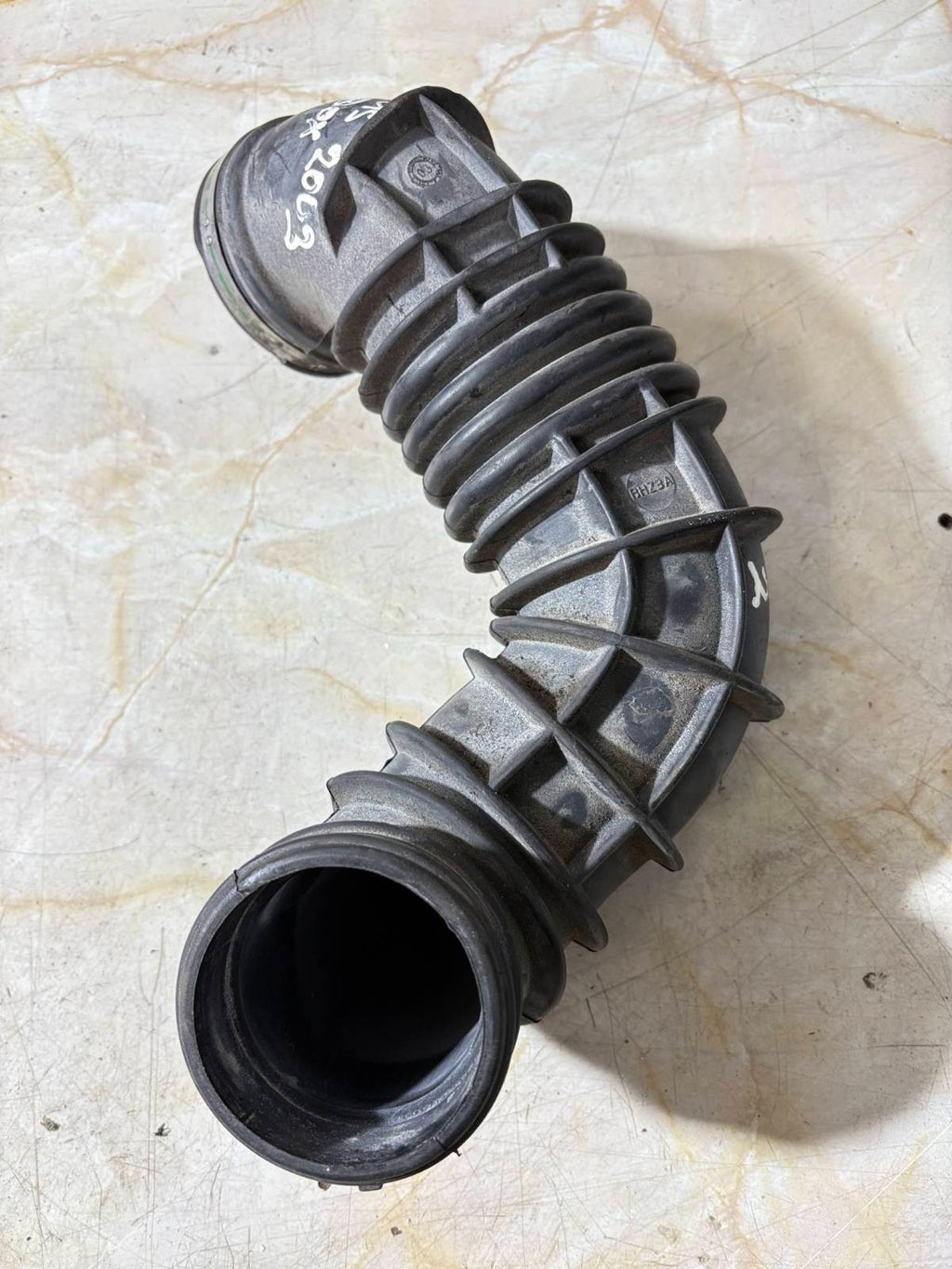 FORD FOCUS MK1 (98-04) INTAKE AIR BOX TO THROTTLE BODY HOSE PIPE A 1.6 PETROL