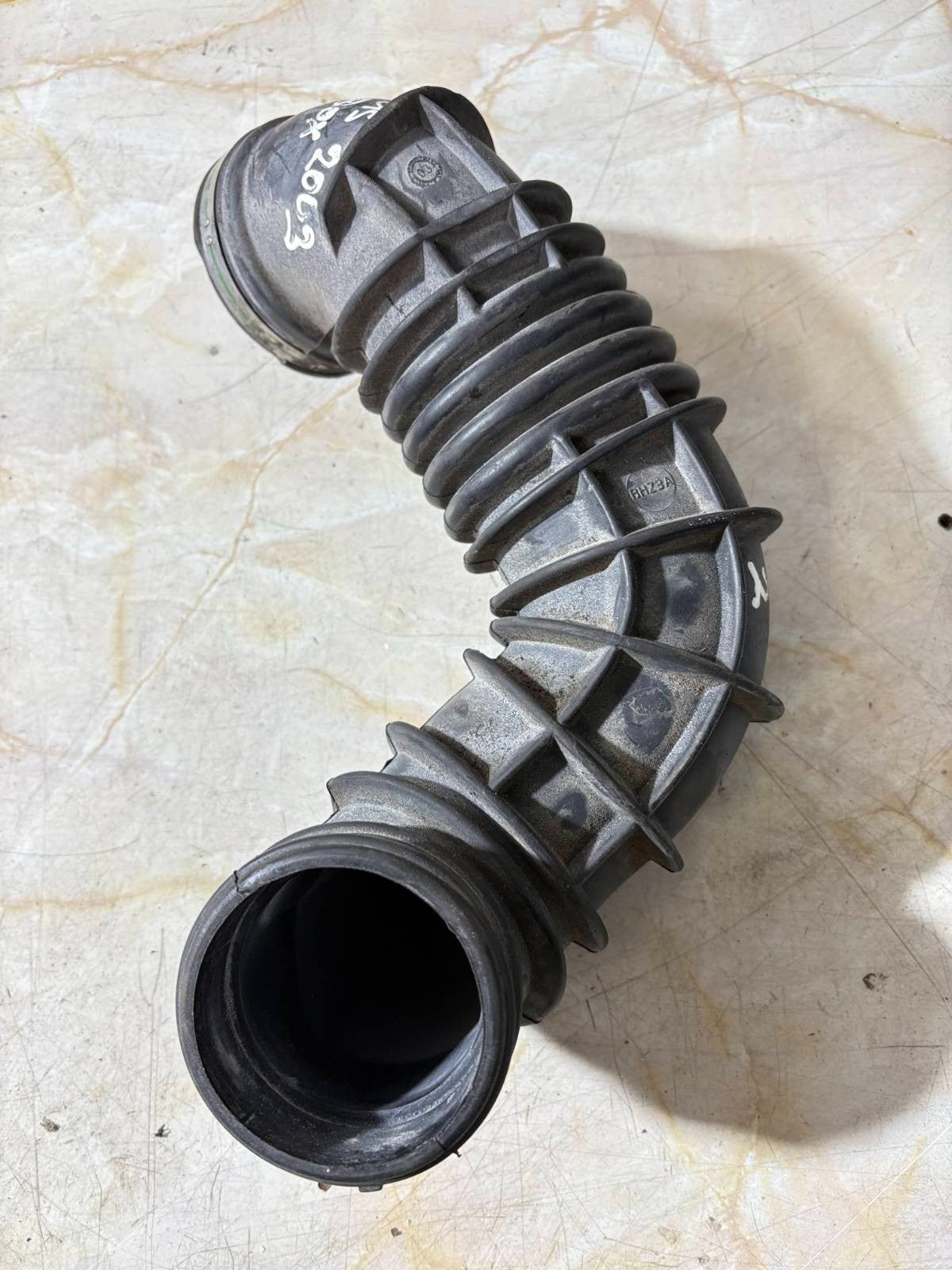 FORD FOCUS MK1 (98-04) INTAKE AIR BOX TO THROTTLE BODY HOSE PIPE A 1.6 PETROL