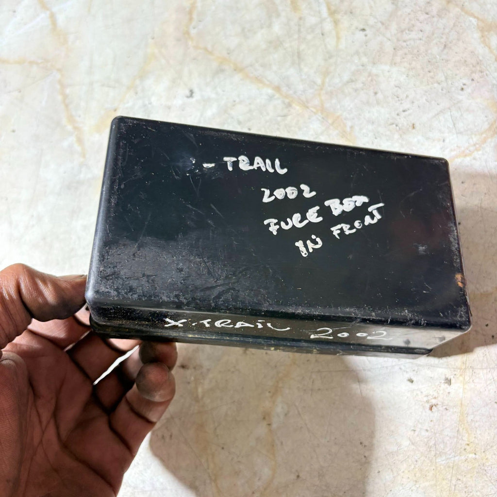 Nissan X-Trail 2002 Fuse Box Cover