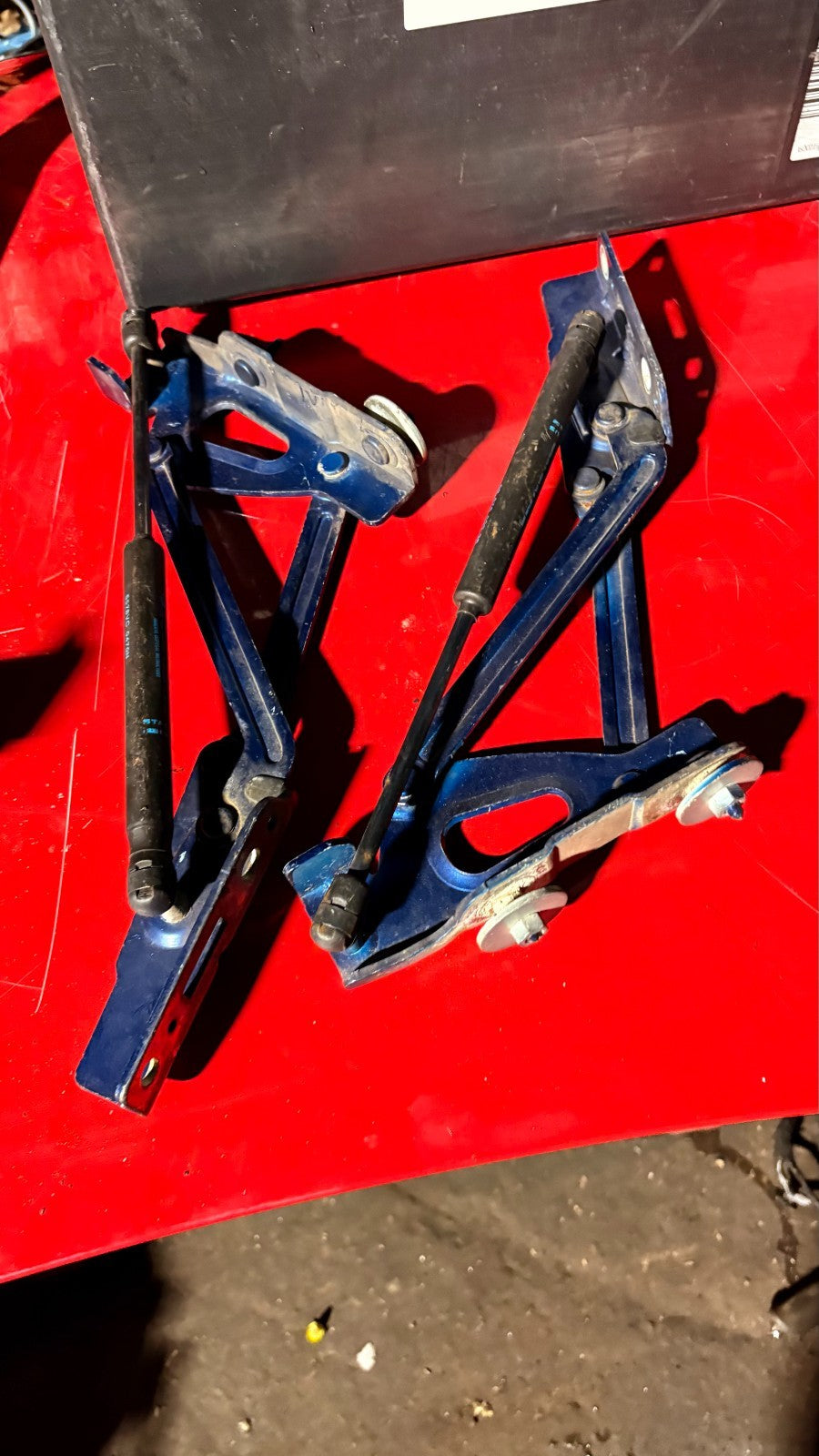 Rear hood Hinges for Peugeot 407 2007