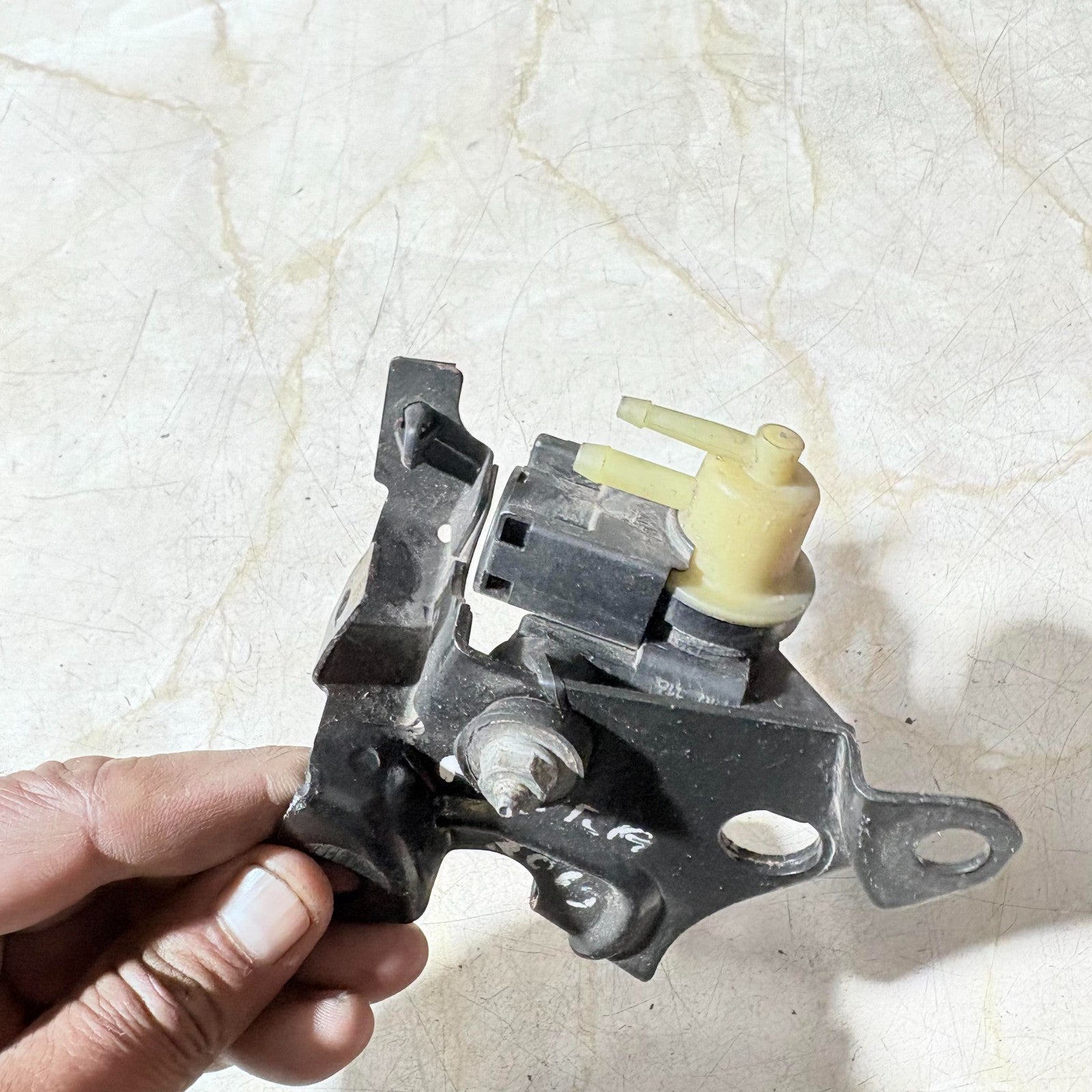 VAUXHALL ASTRA 2004-2013 VACUUM VALVE SOLENOID 70308500
