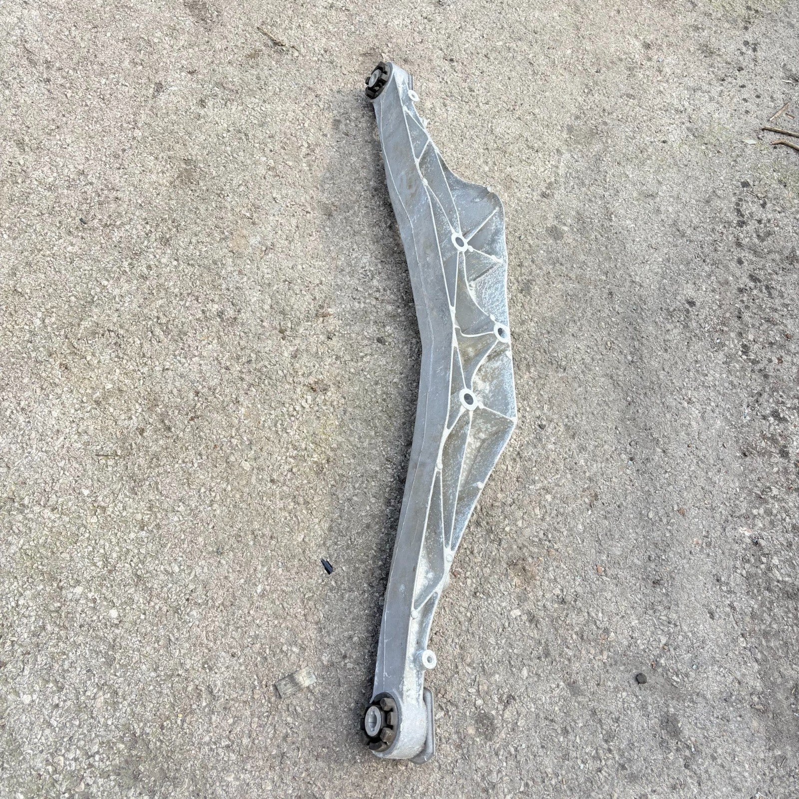 BMW Rear Differential/Diff Mount Bracket 3336 6852896