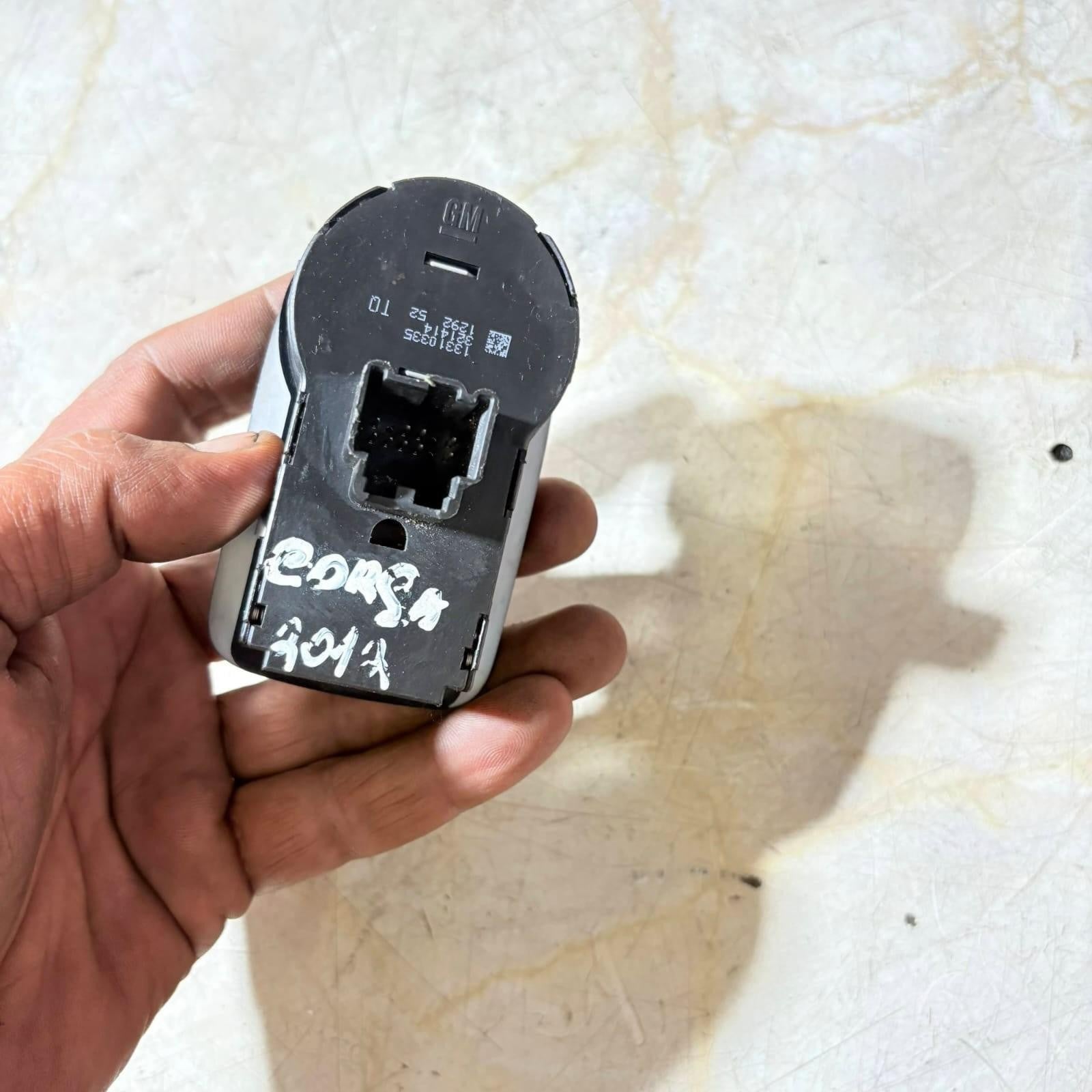 Vauxhall Corsa D Headlight SwitchControls Fog Light Switch Control 13310335 2012