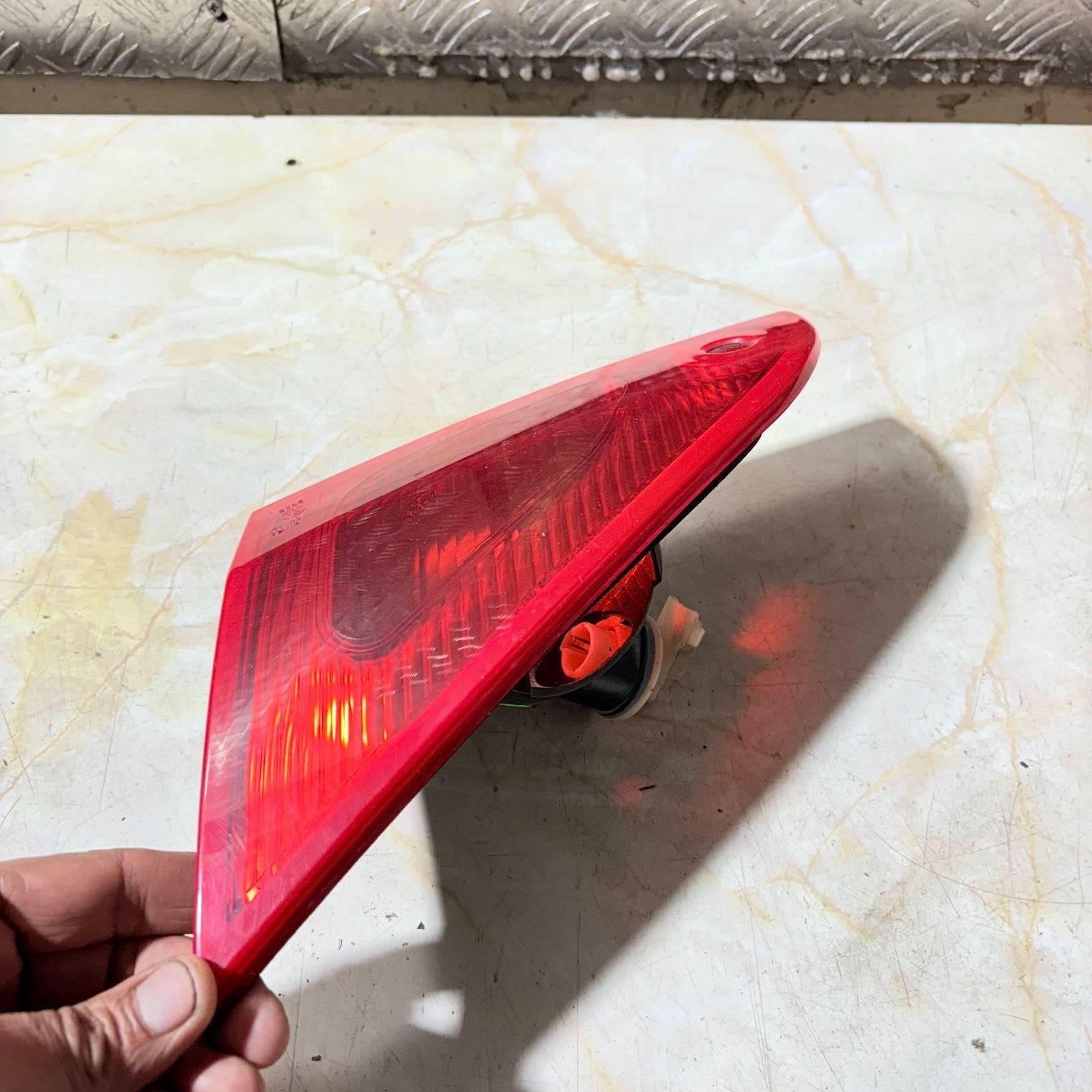 2004-2013 MITSUBISHI COLT REAR TAIL LIGHT MN105624