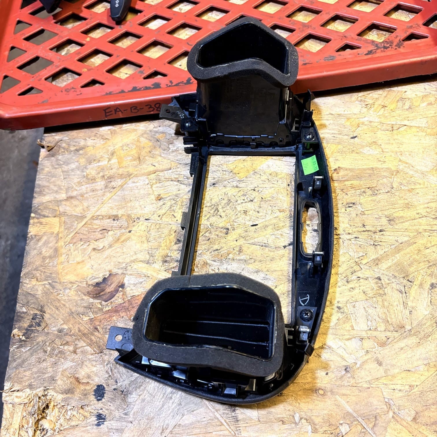 Nissan Juke F15 02/2013-05/2014 Dashboard Air Vents Trim Surround 68260BX80A