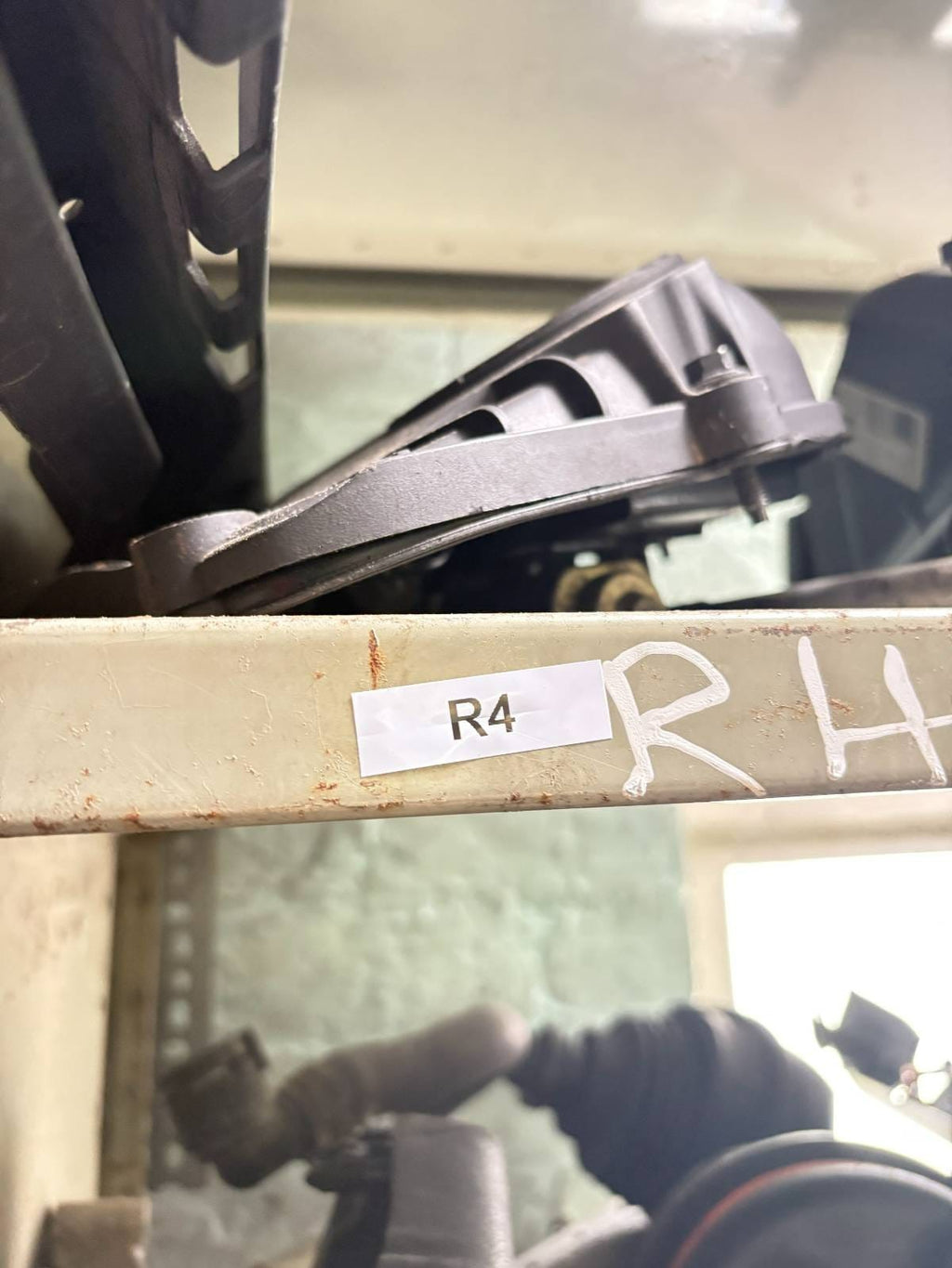 FORD FIESTA MK7 2016 REAR BUMPER BRACKET 8A61-17B861-A