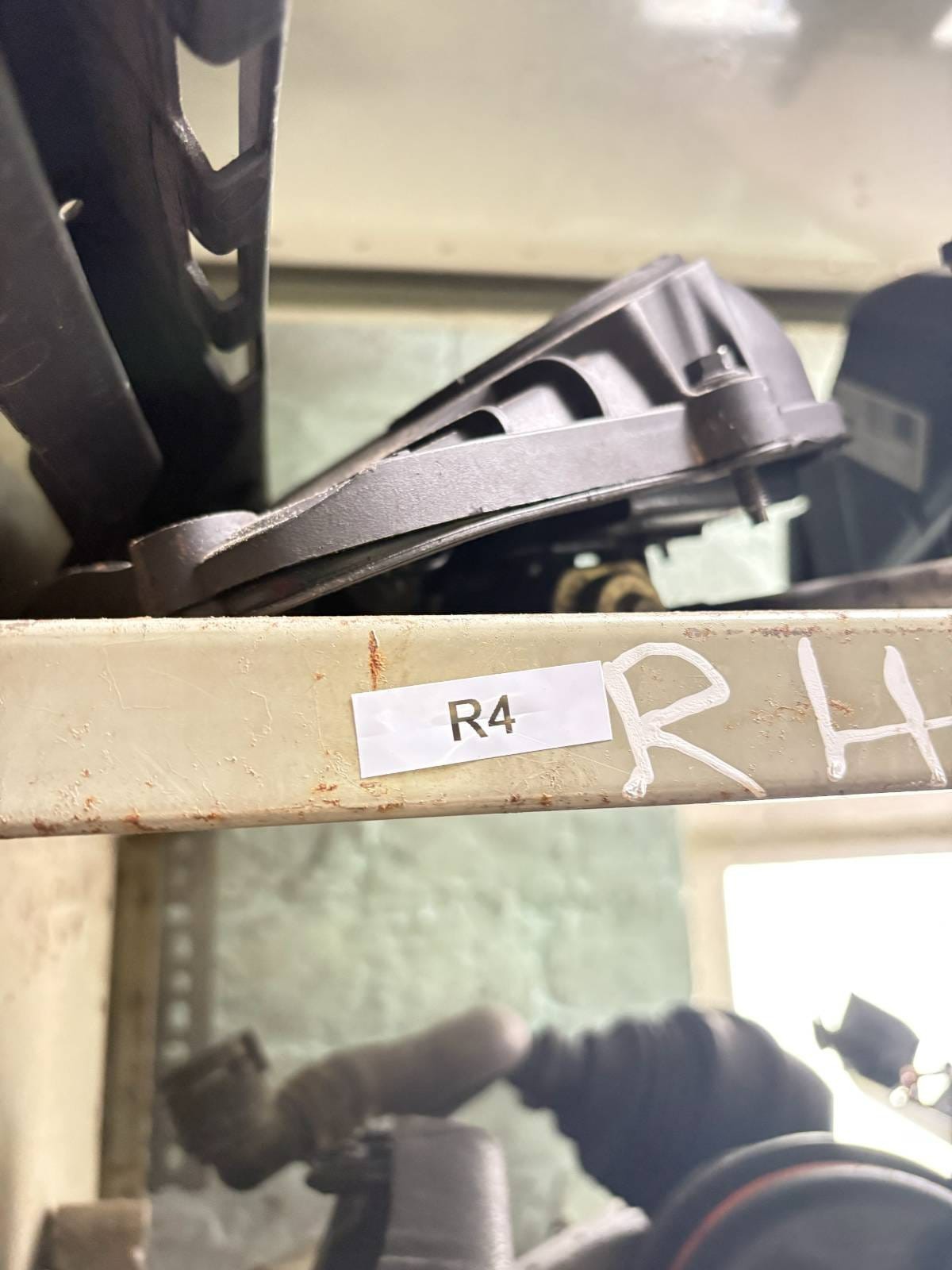 FORD FIESTA MK7 2016 REAR BUMPER BRACKET 8A61-17B861-A