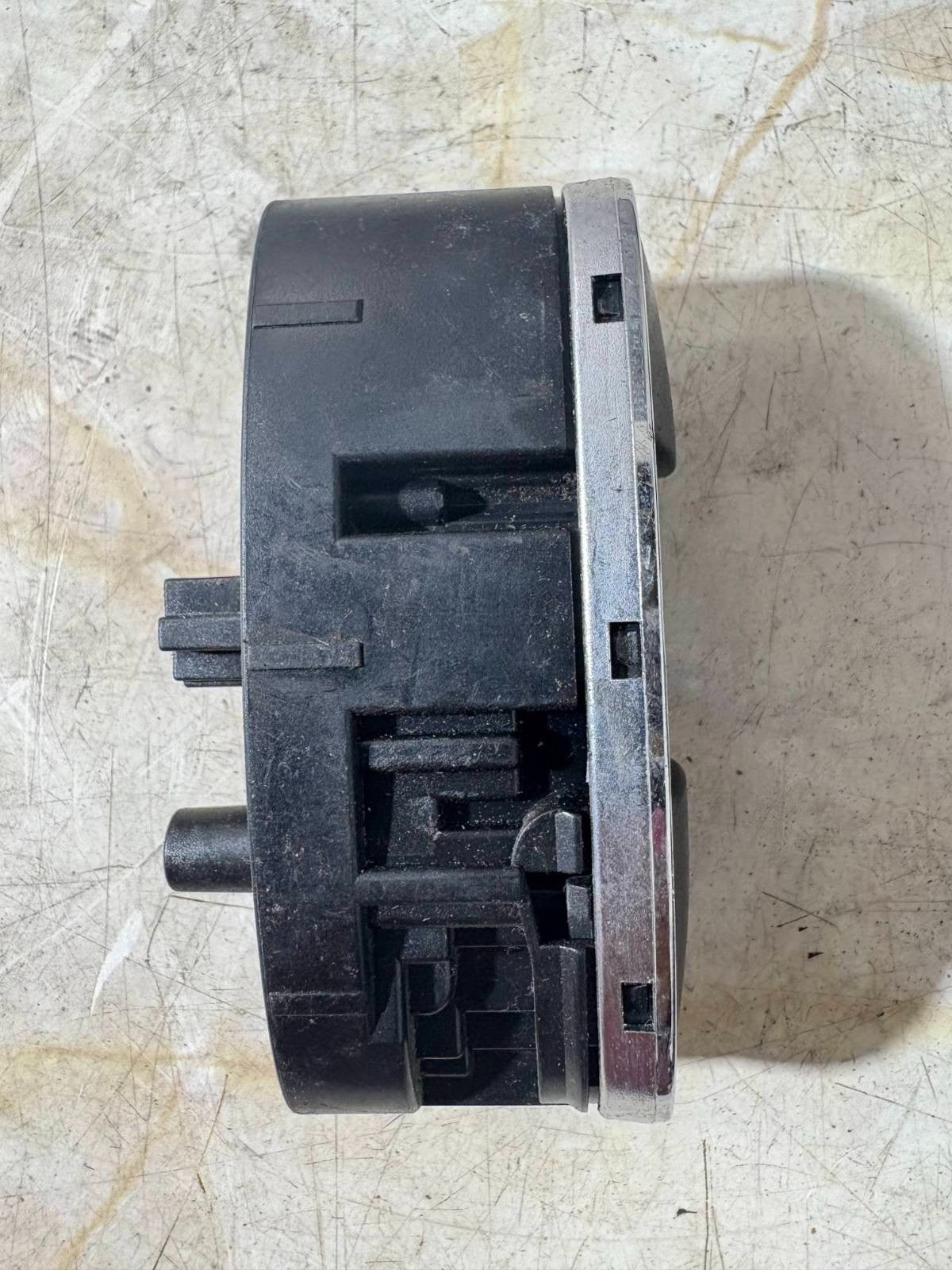 Mercedes-Benz E 220 2009-2016 Right Rear Power Window Switch A2118219958