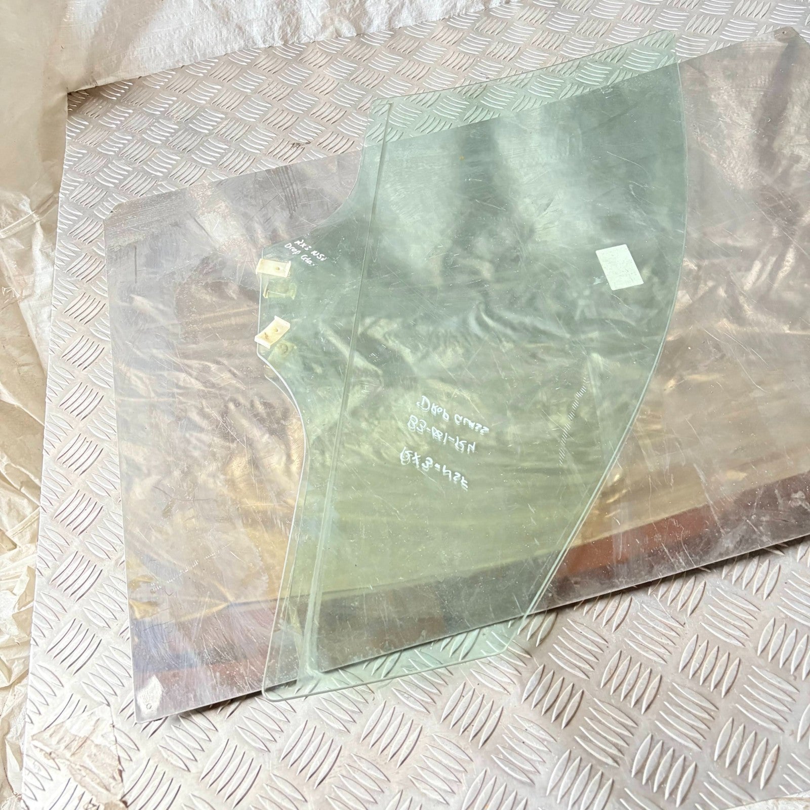 MAZDA RX-3 DOOR WINDOW GLASS FRONT PASSENGER SIDE 2009-2012